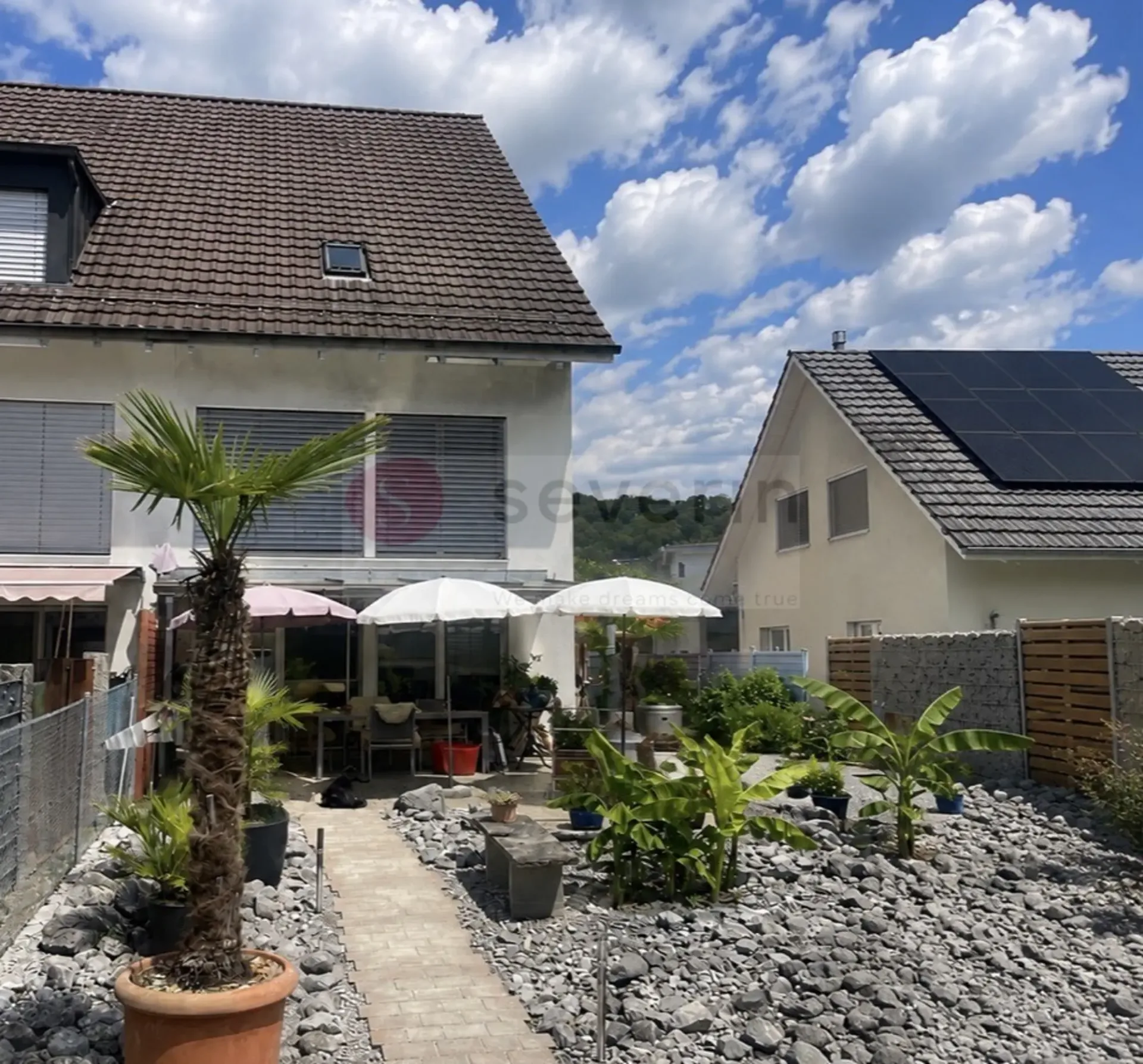 WOHNEN MIT LEBENSQUALITÄT - 5.5 ZI- REIHENECKHAUS INKL. GARAGE