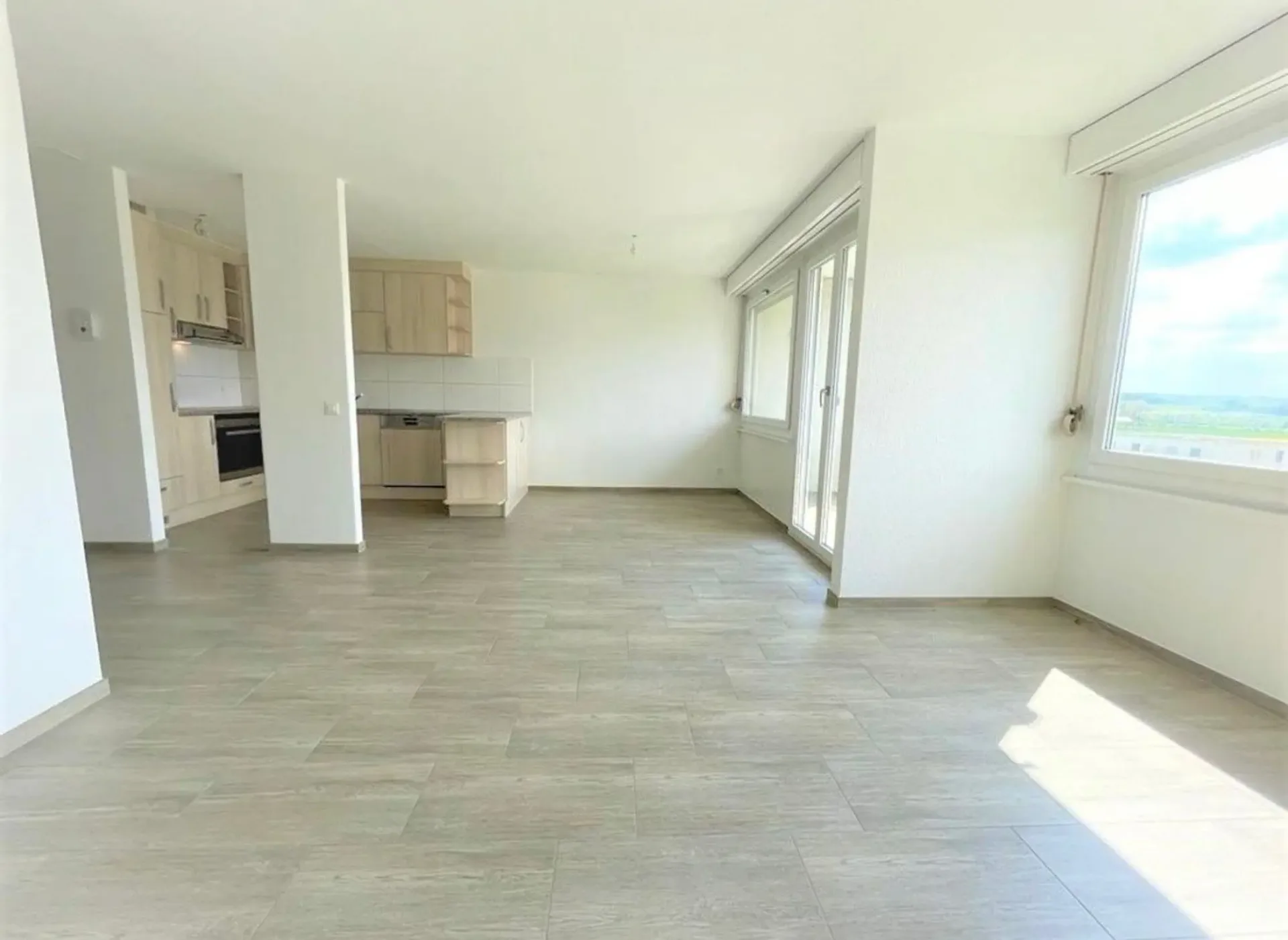 Helle 4.5-Zimmer-Wohnung mit Balkon in Bellach – sofort verfügbar!