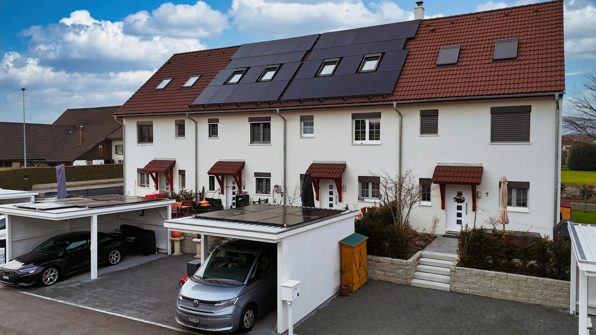 MODERN WOHNEN AUF DREI ETAGEN - REIHENFAMILIENHAUS MIT CARPORT