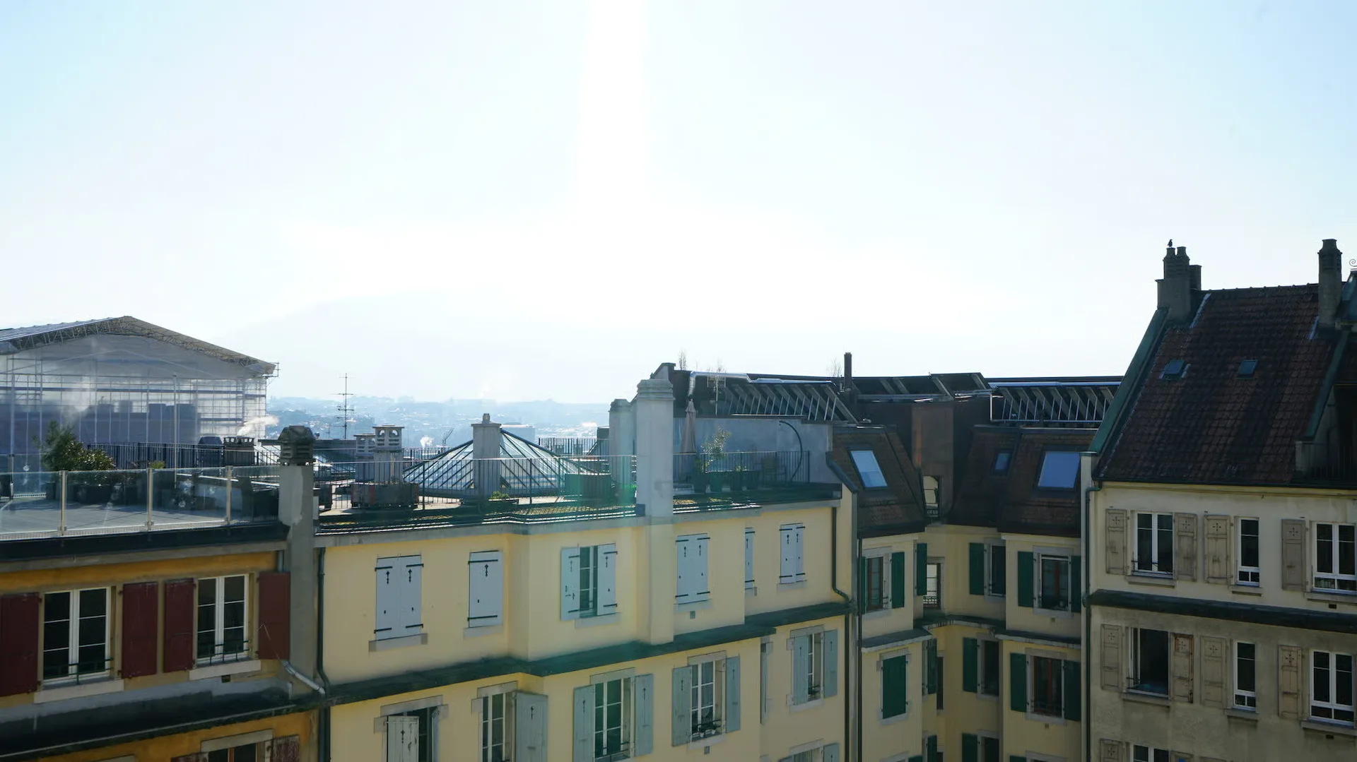 Vente en nom d'un lot de quatre appartements.