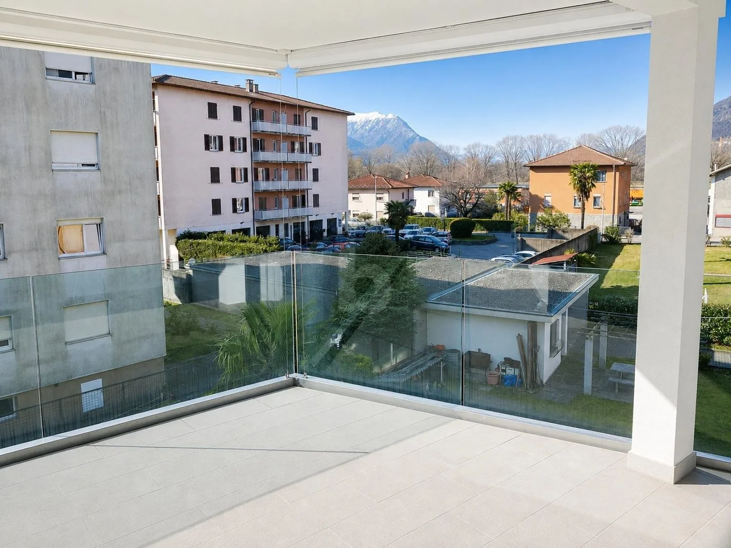 MODERNO E LUMINOSO IN POSIZIONE CENTRALE