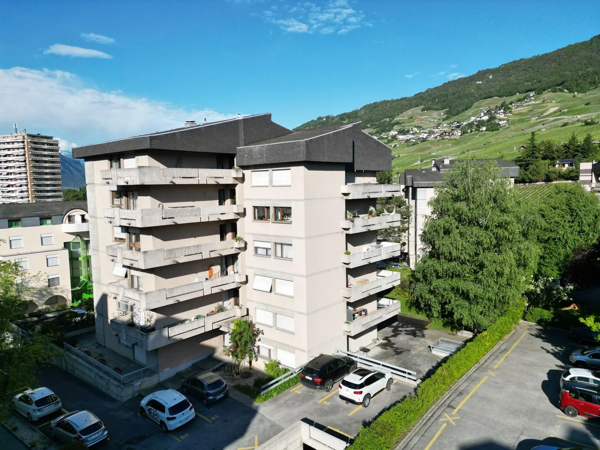 SUPERBES 4.5 ZIMMER WOHNUNG IN SIERRE RENOVIERTE