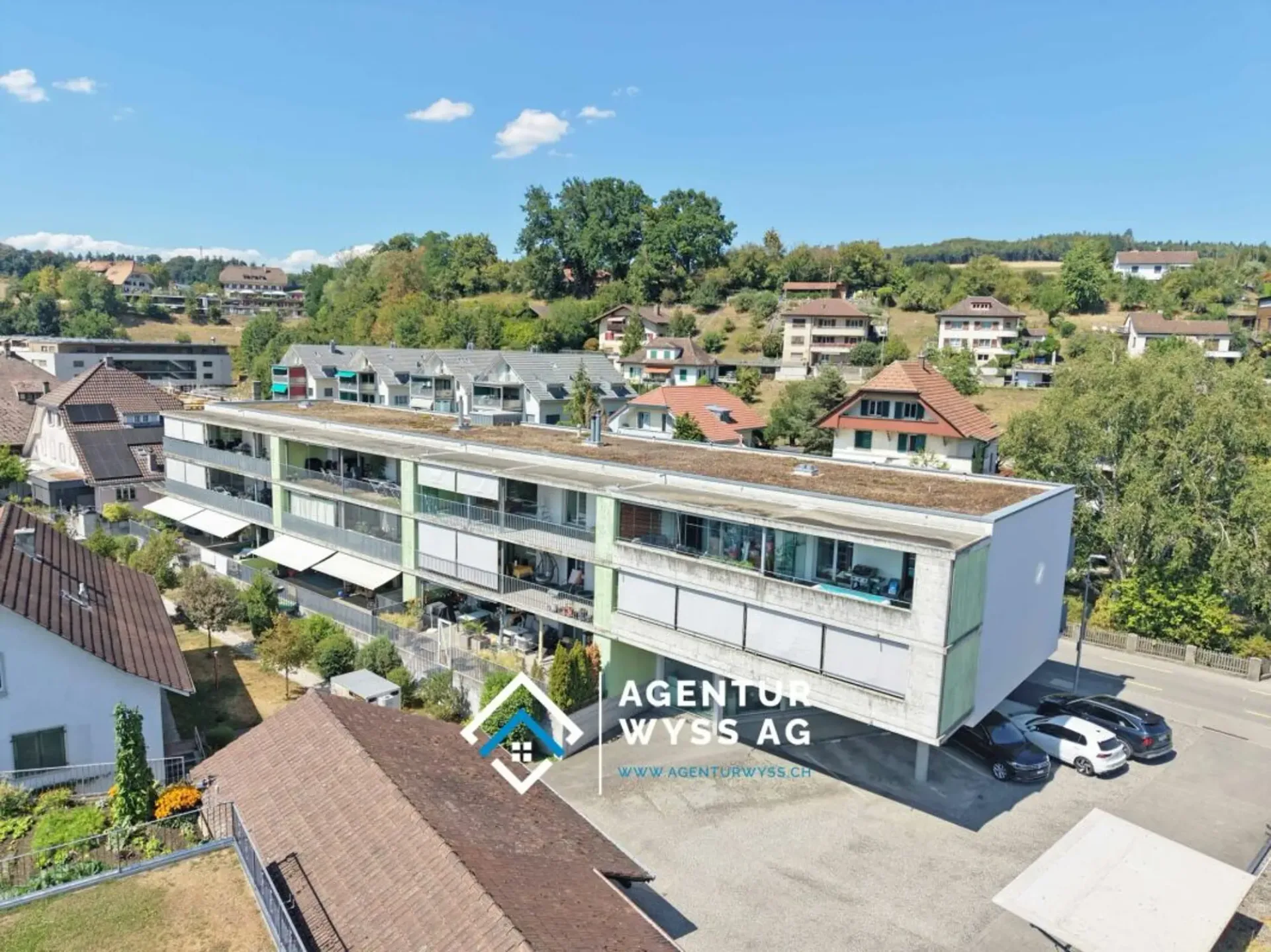 Moderne Wohnung mit Atelier in Neuenegg