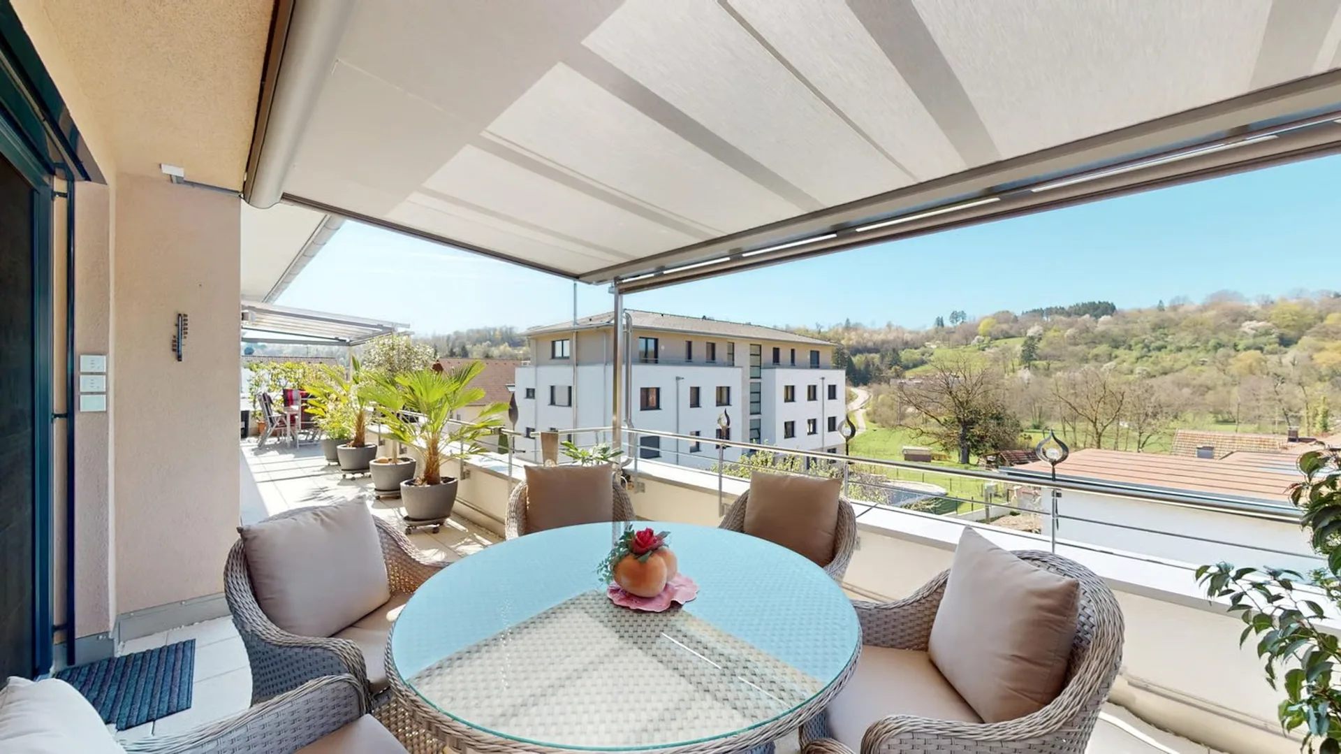 PENTHOUSE ESCLUSIVO A WEHR CON GRANDE TERRAZZA SULLA COPERTURA E VISTA PANORAMICA