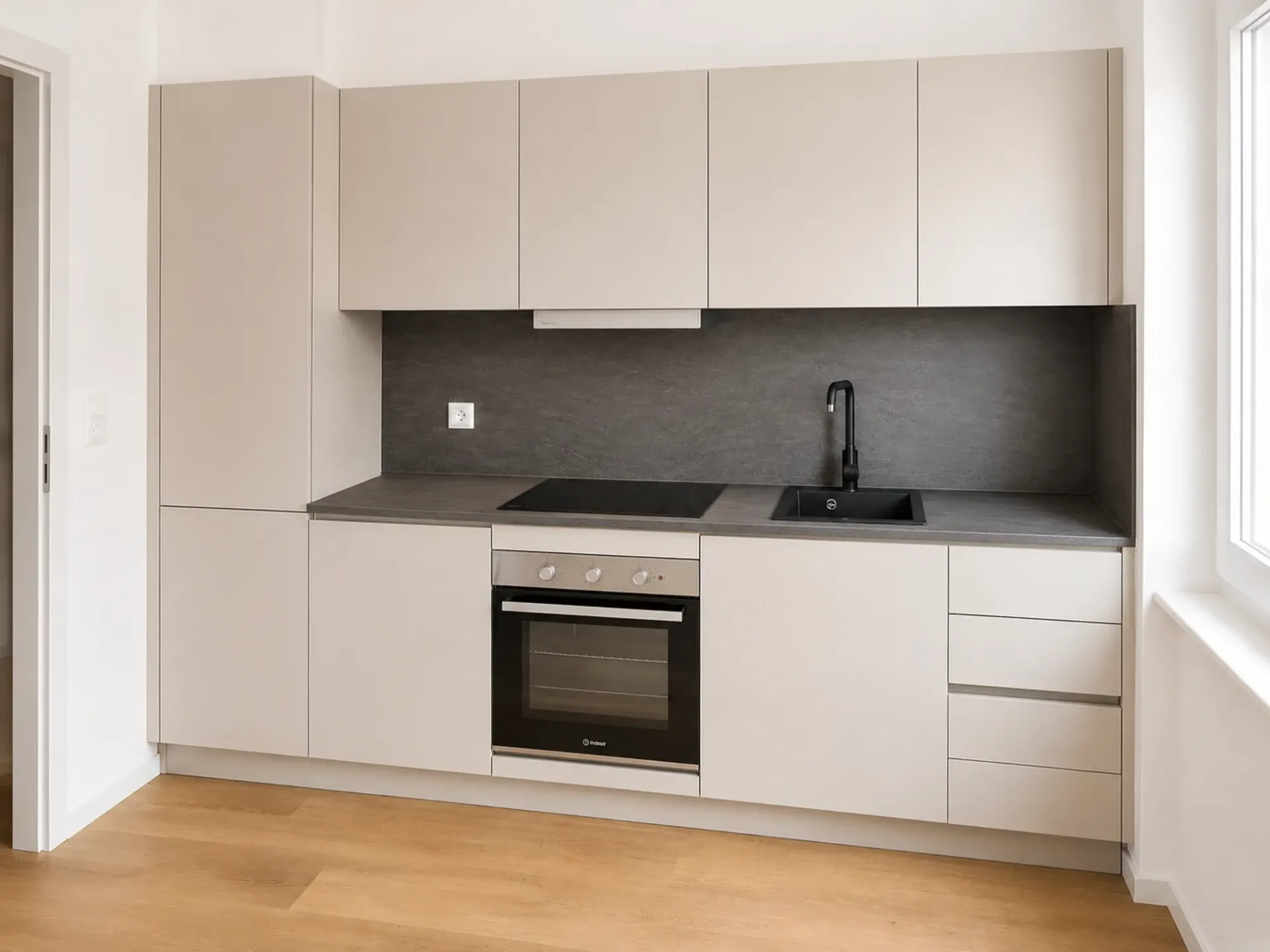 CHIASSO - 2,5 ZIMMER WOHNUNG RENOVIERTE MIT TERRASSE