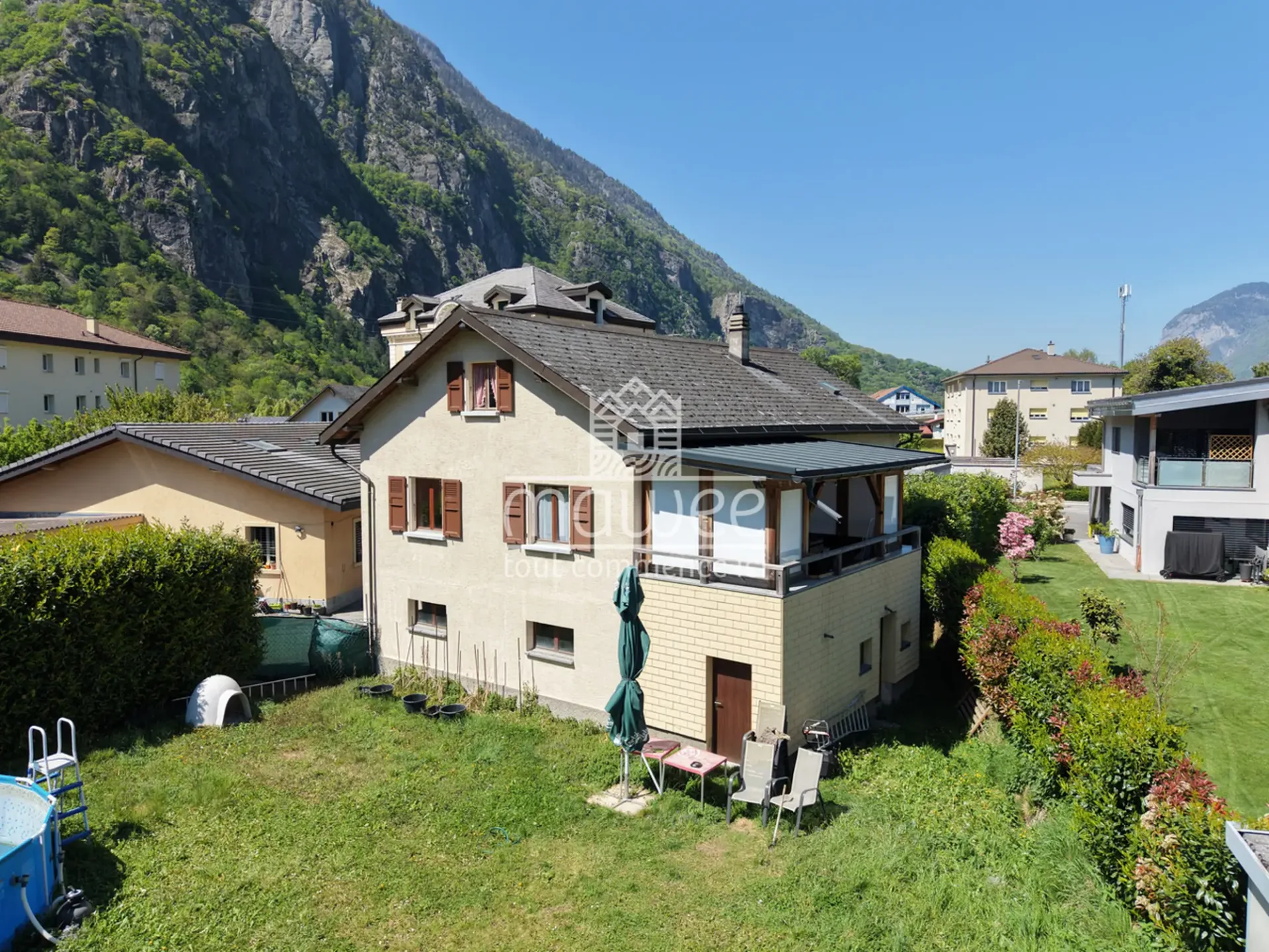 Rare sur le marché - Villa avec studio et fort potentiel !