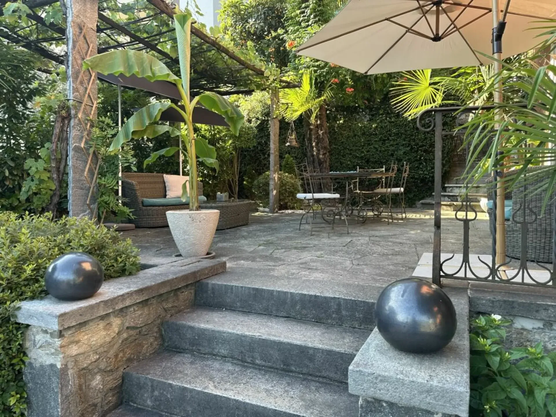 Garten-Wohnung mit Cheminée & Pergola