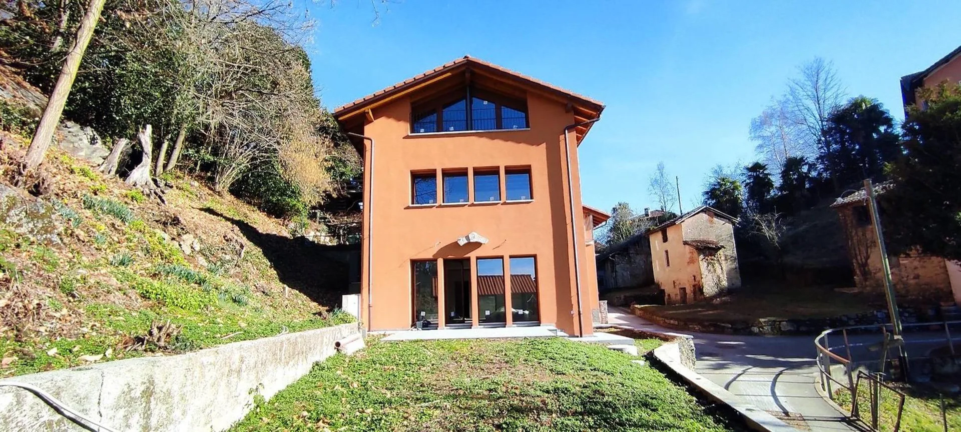 Spaziosa casa nuova con vista sul M. Rosa  in contesto idilliaco