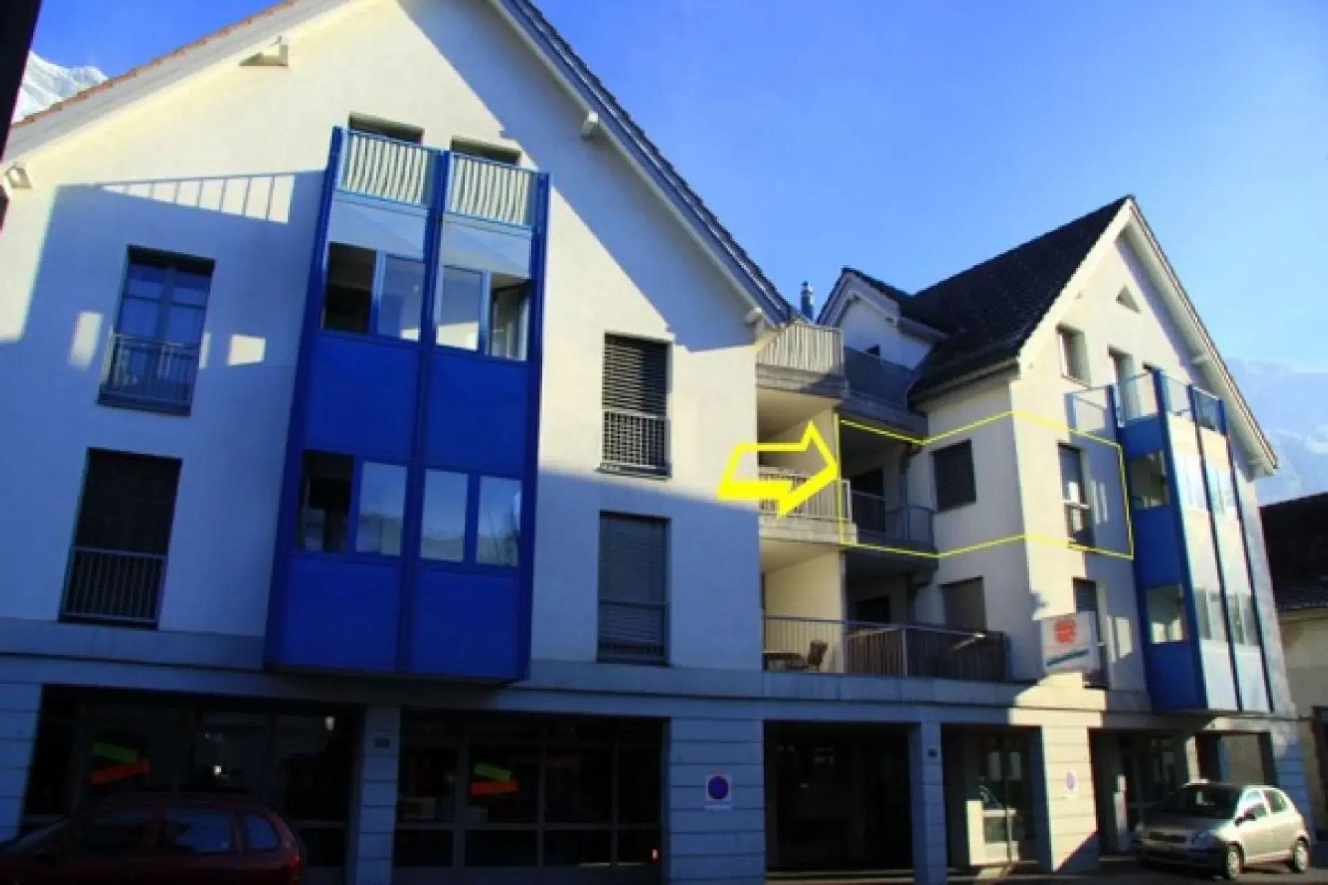 Spacious 2.5-room apartment in a central location