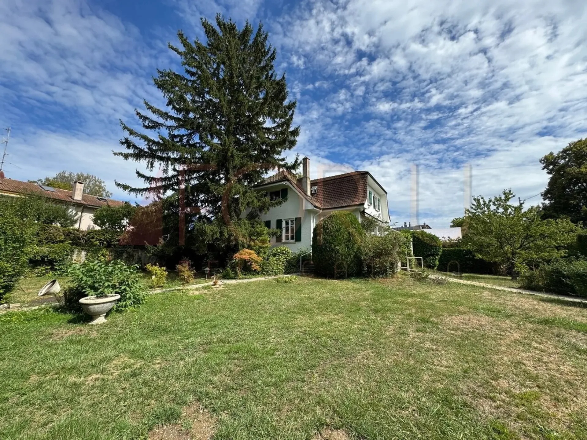 Magnifique maison individuelle rénovée avec grand jardin à Chêne-Bourg