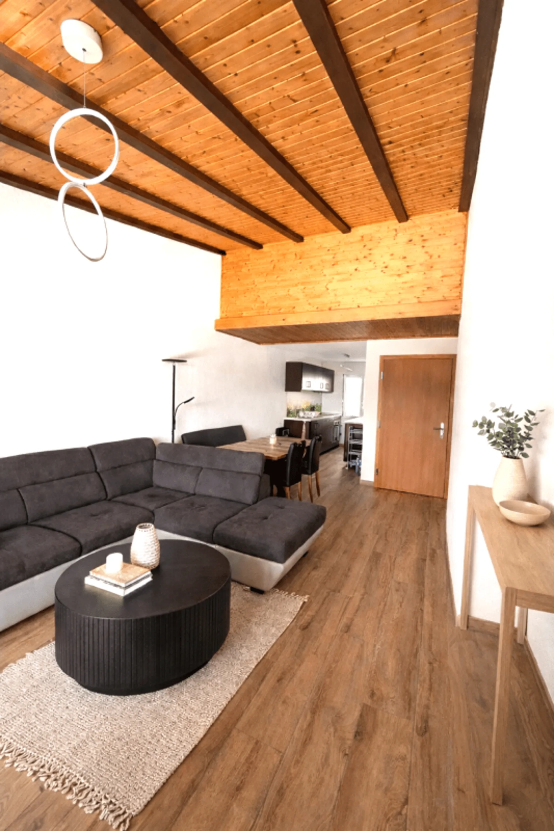 Magnificent 3.5-Zimmer-Wohnung mit Panoramablick in Lens