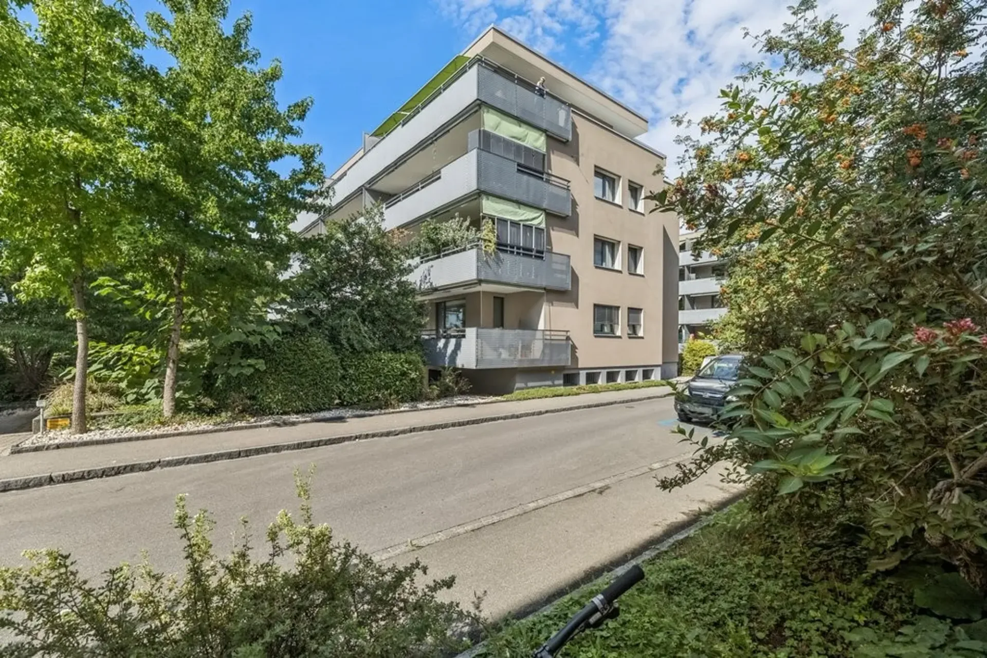 Top moderne Wohnung nähe Neuweilerplatz