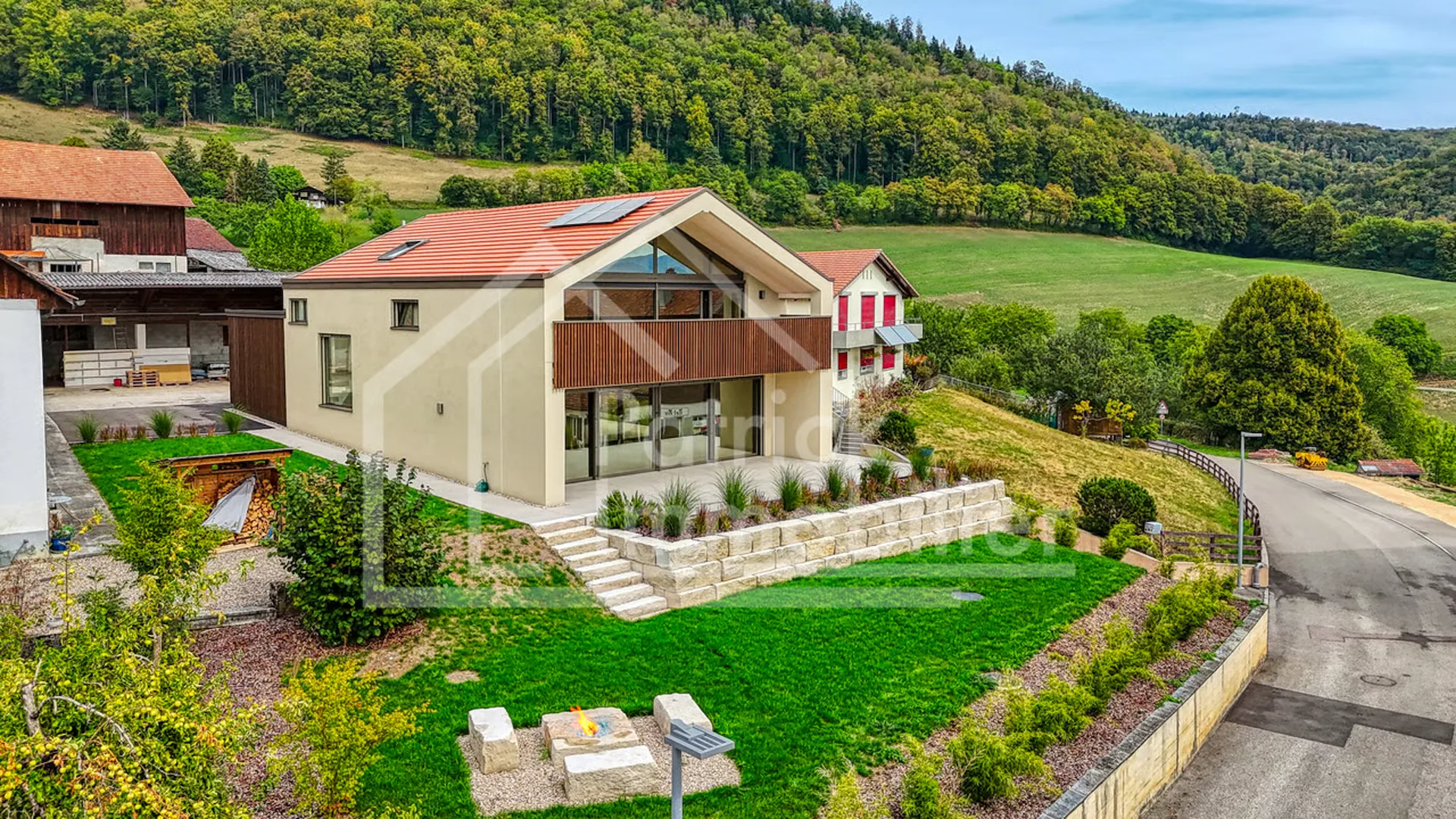 Luxus-Villa mit freiem Blick in Montavon