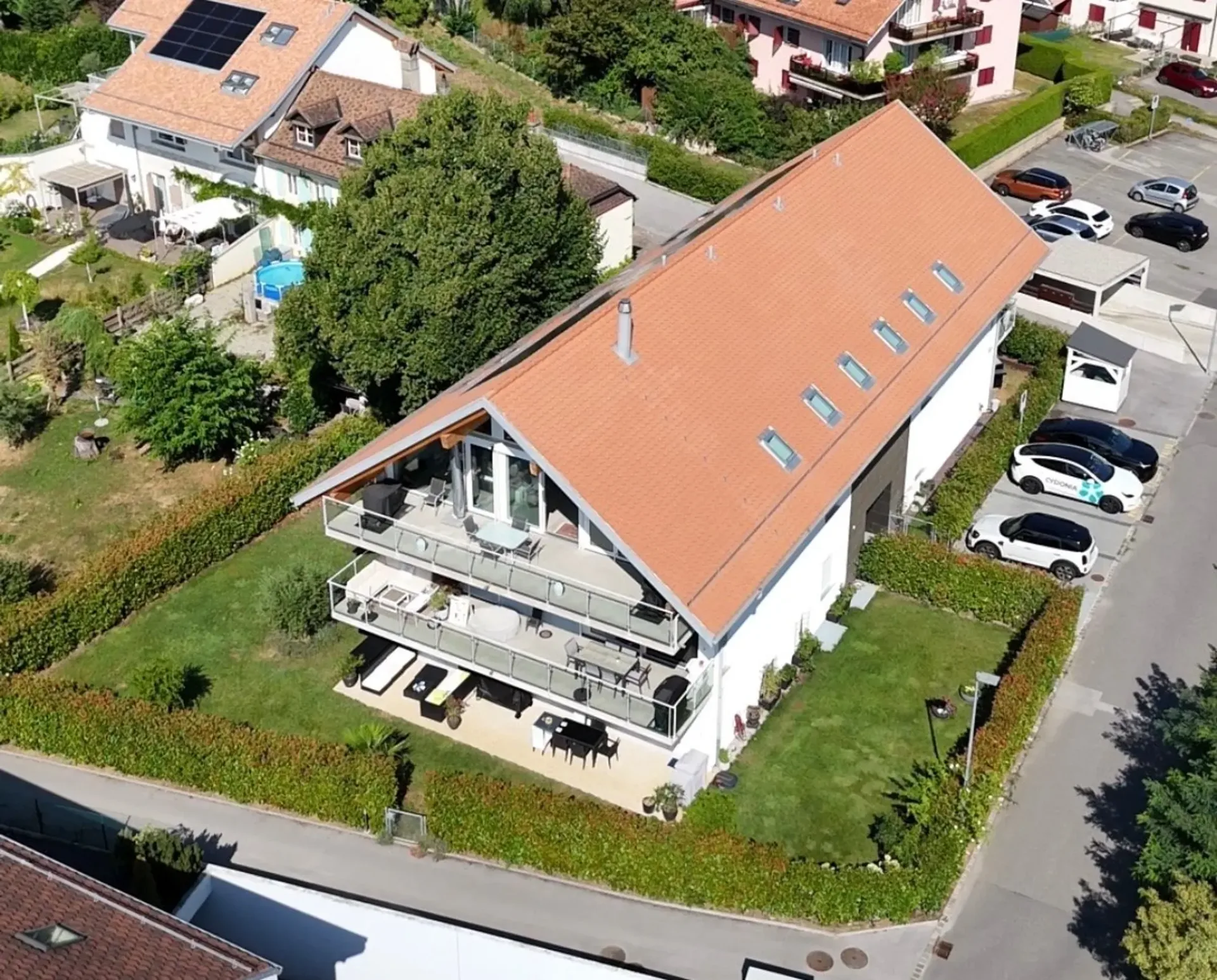 Co-exclusivity: 275 m² duplex attic in La Rippe (10' from Nyon)