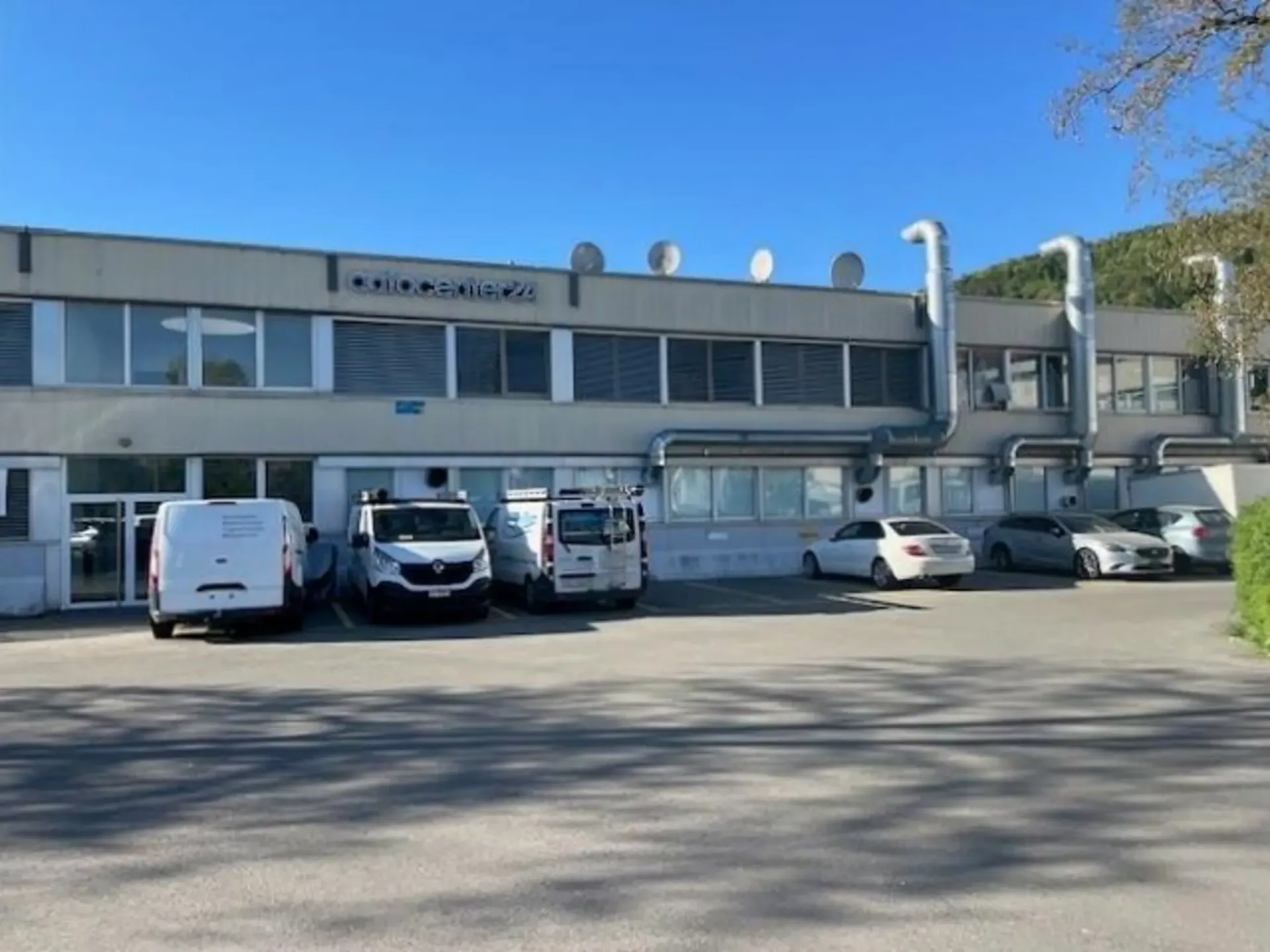 Vielseitige Gewerbehalle mit bestehender Infrastruktur – 915 m²