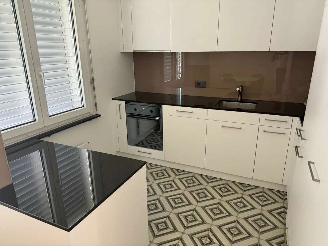 Neu renovierte 3.5 Zimmer Wohnung inklusiv Garage