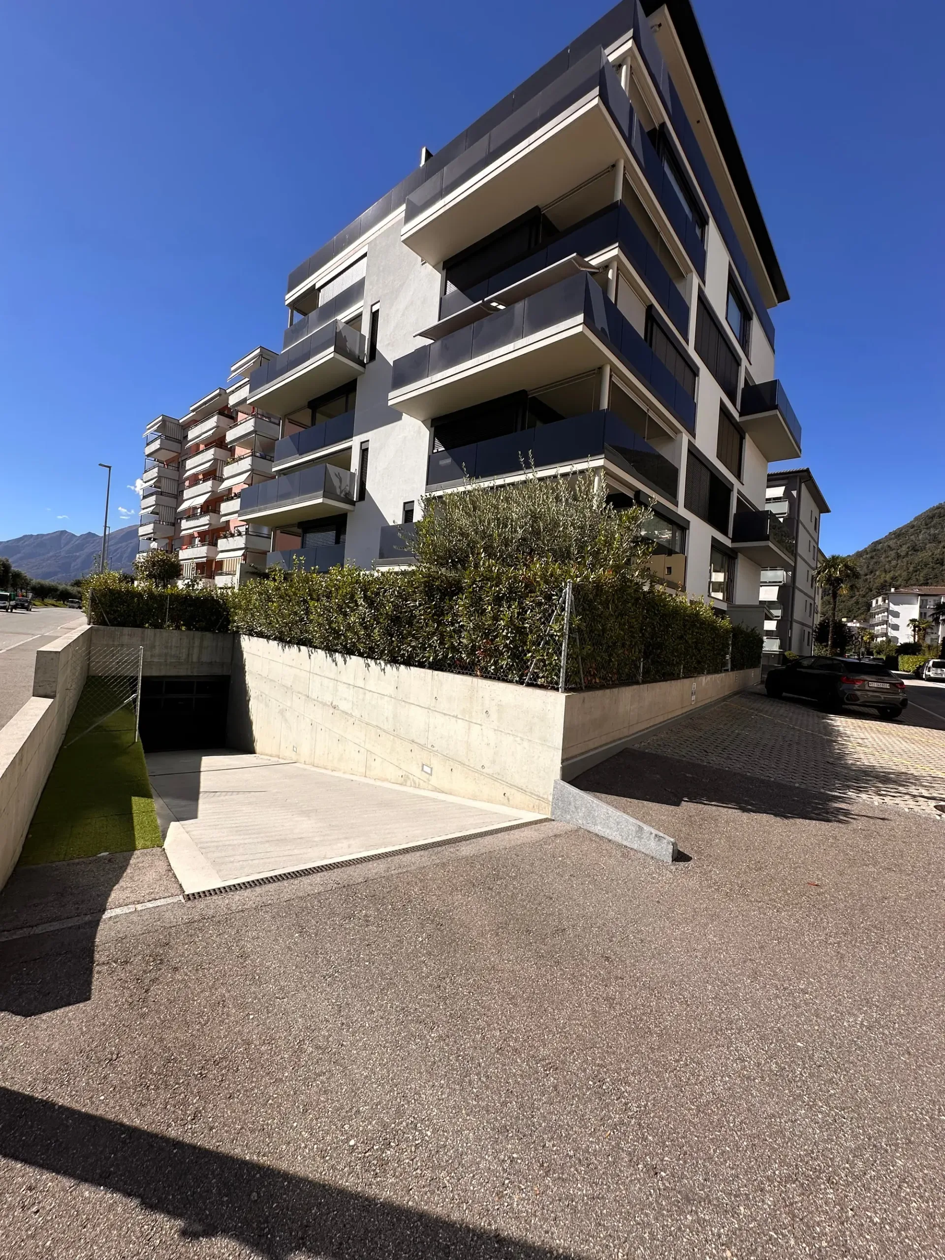 Penthouse moderne avec terrasse de 40 m² et vue panoramique sur Locarno
