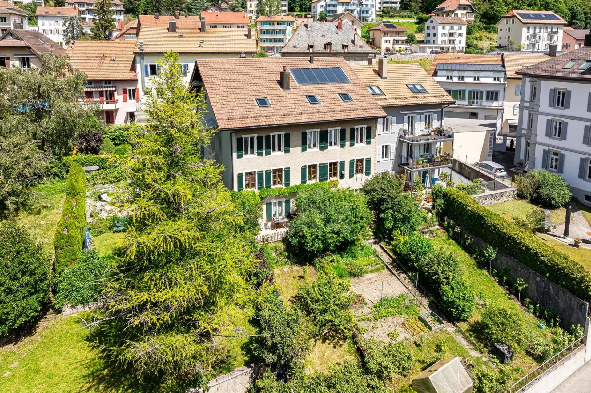 Schönes Haus mit Garten und Potenzial für Umbau