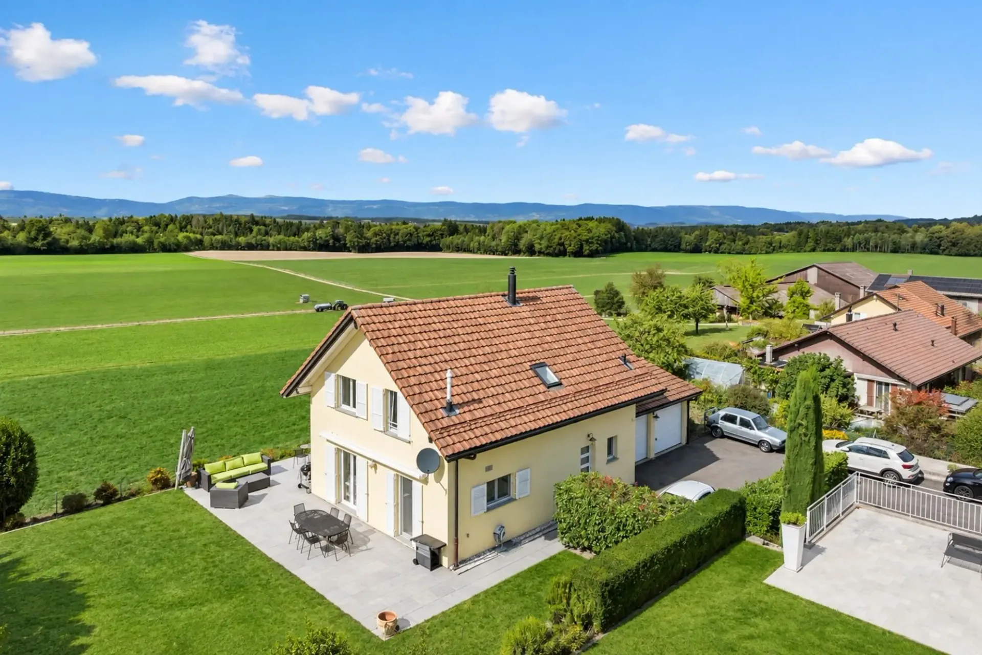 Sehr schöne individuelle Villa mit freiem Blick!