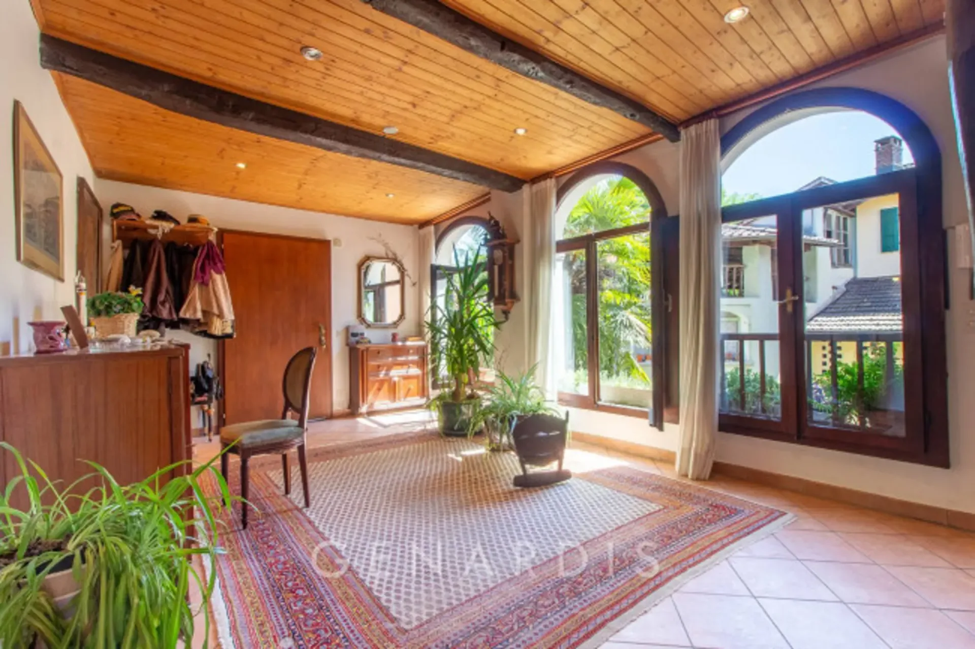 Prächtiges 8-Zimmer-Haus in Pura mit sonnigem Terrassenbereich