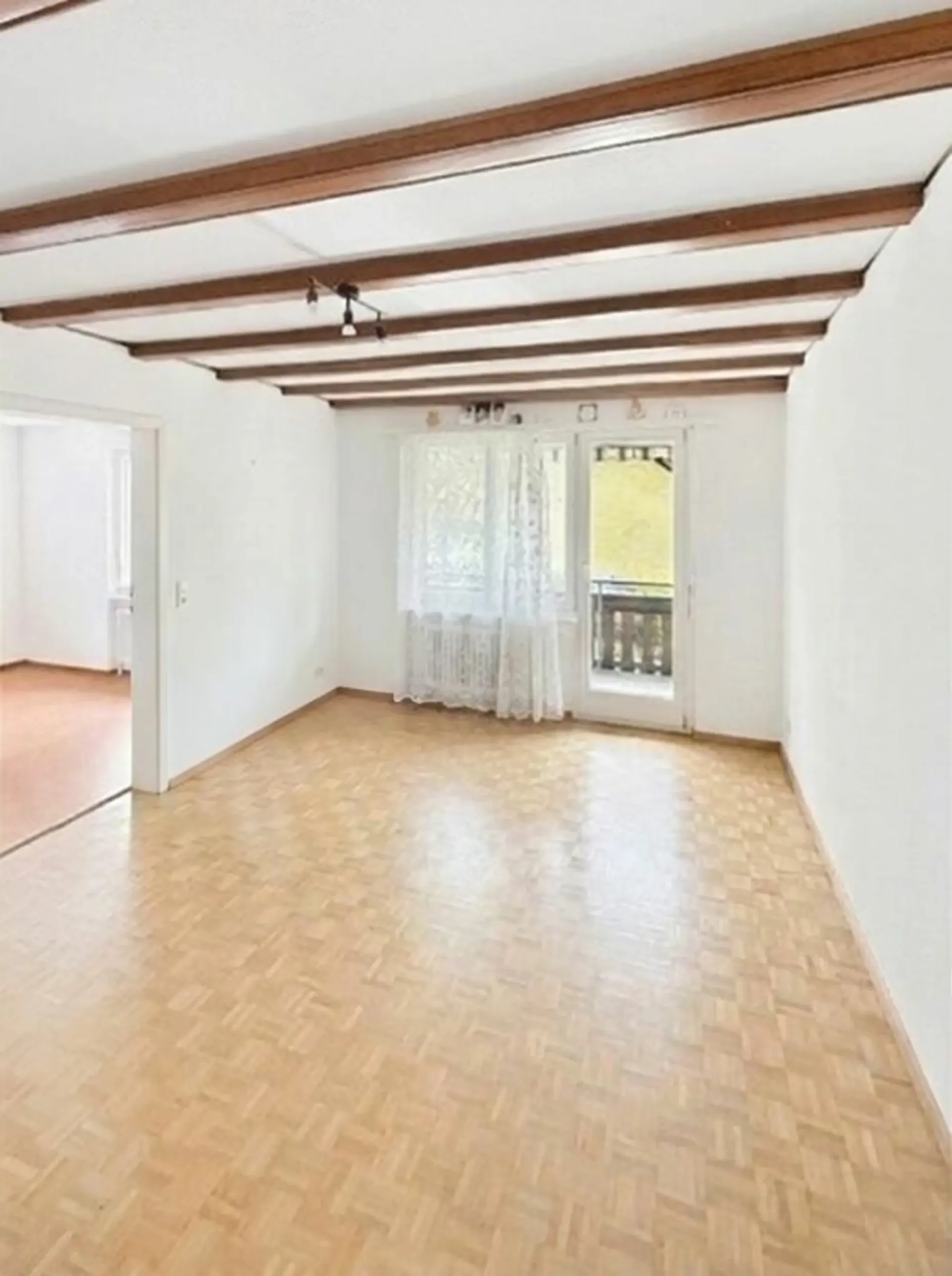 Geräumige 4.5 Zimmer-Wohnung an zentraler Lage