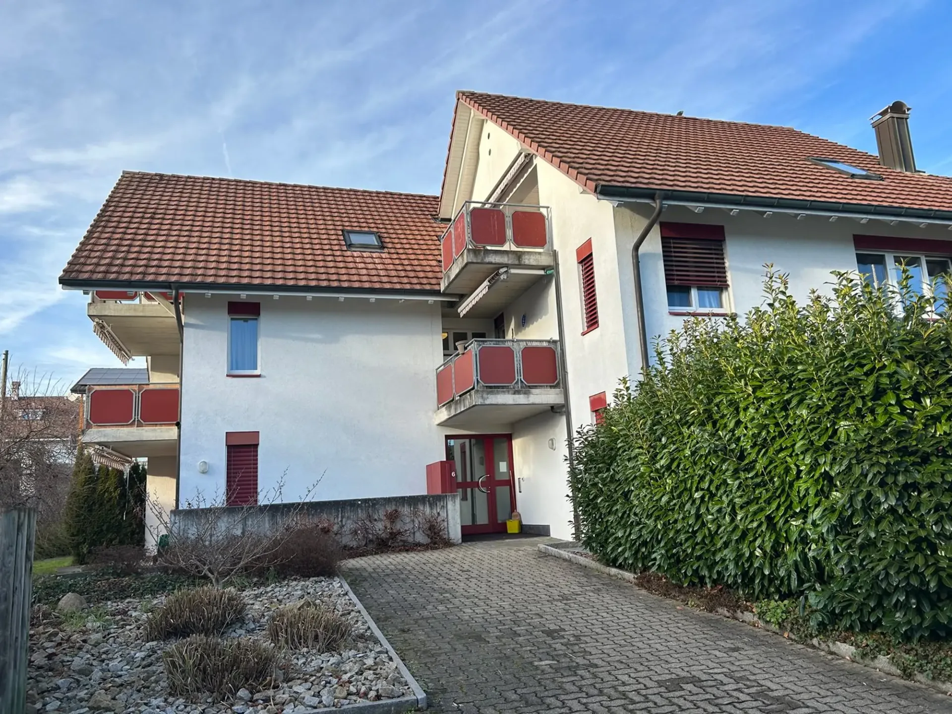 Sanierte Wohnung in ruhiger Lage – hell & geräumig mit Balkon