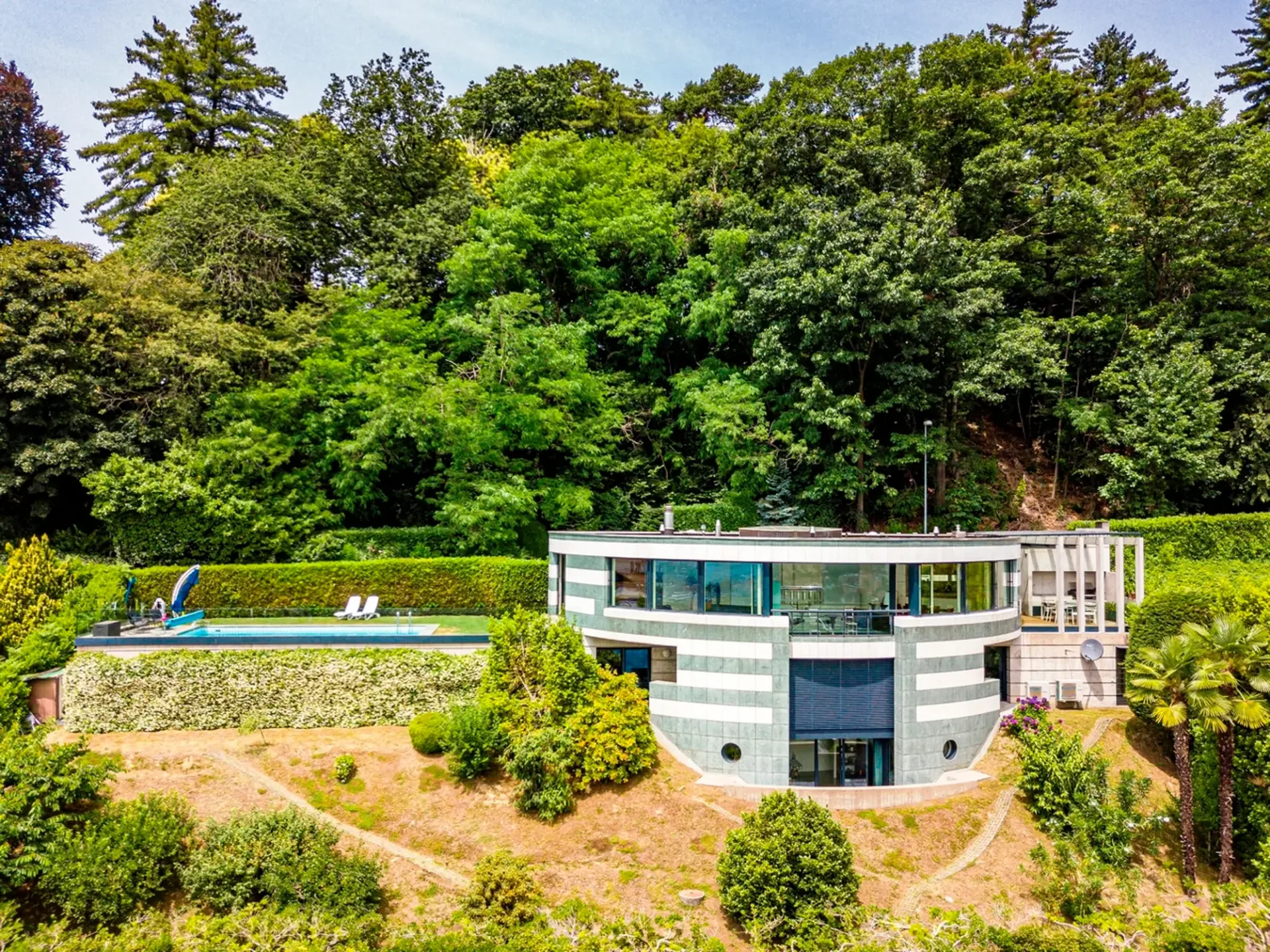 Moderna villa con privacy e stupenda vista lago