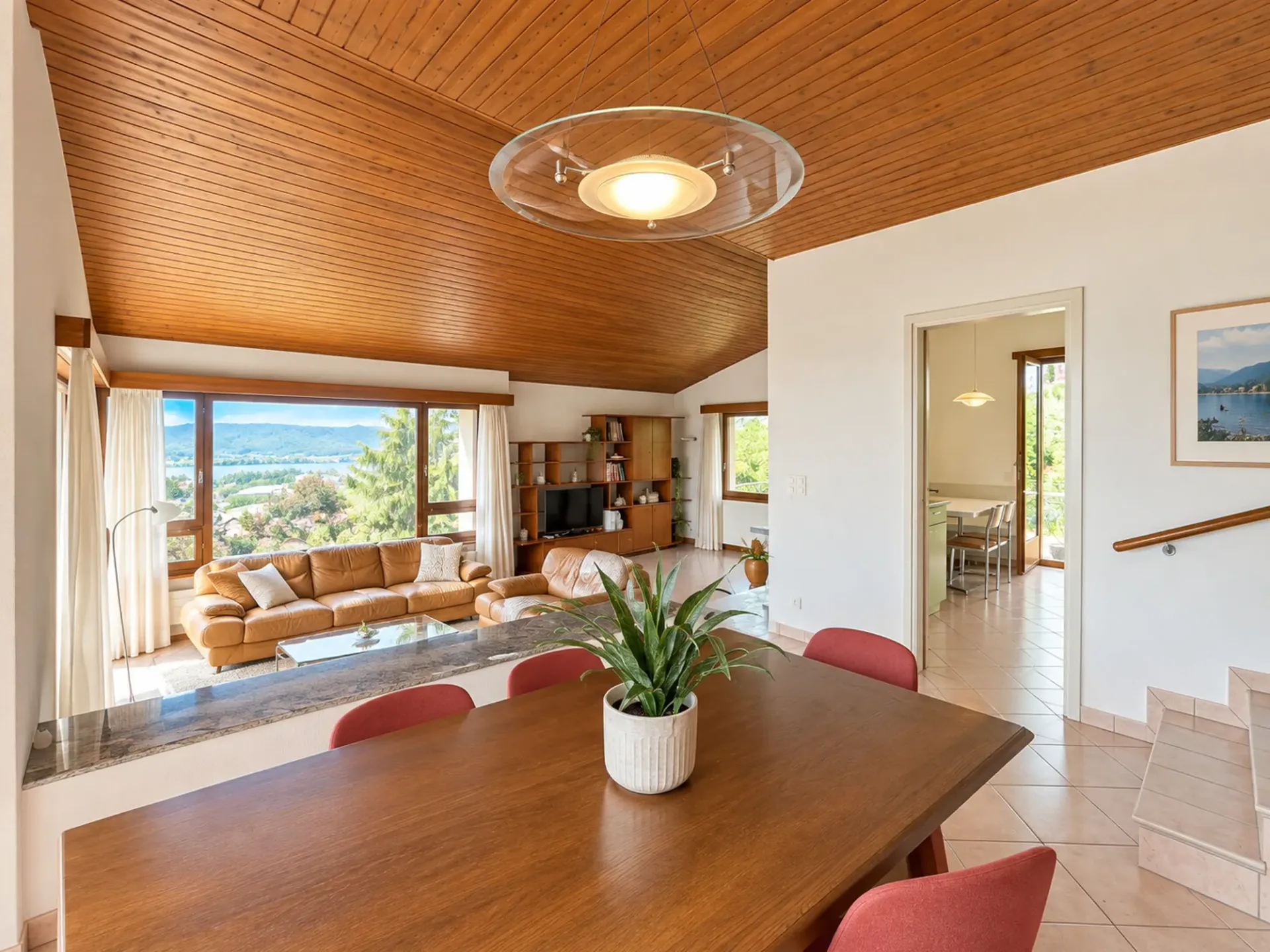 Miete 5.5 Zimmer mit Garten und Seeblick in Melano