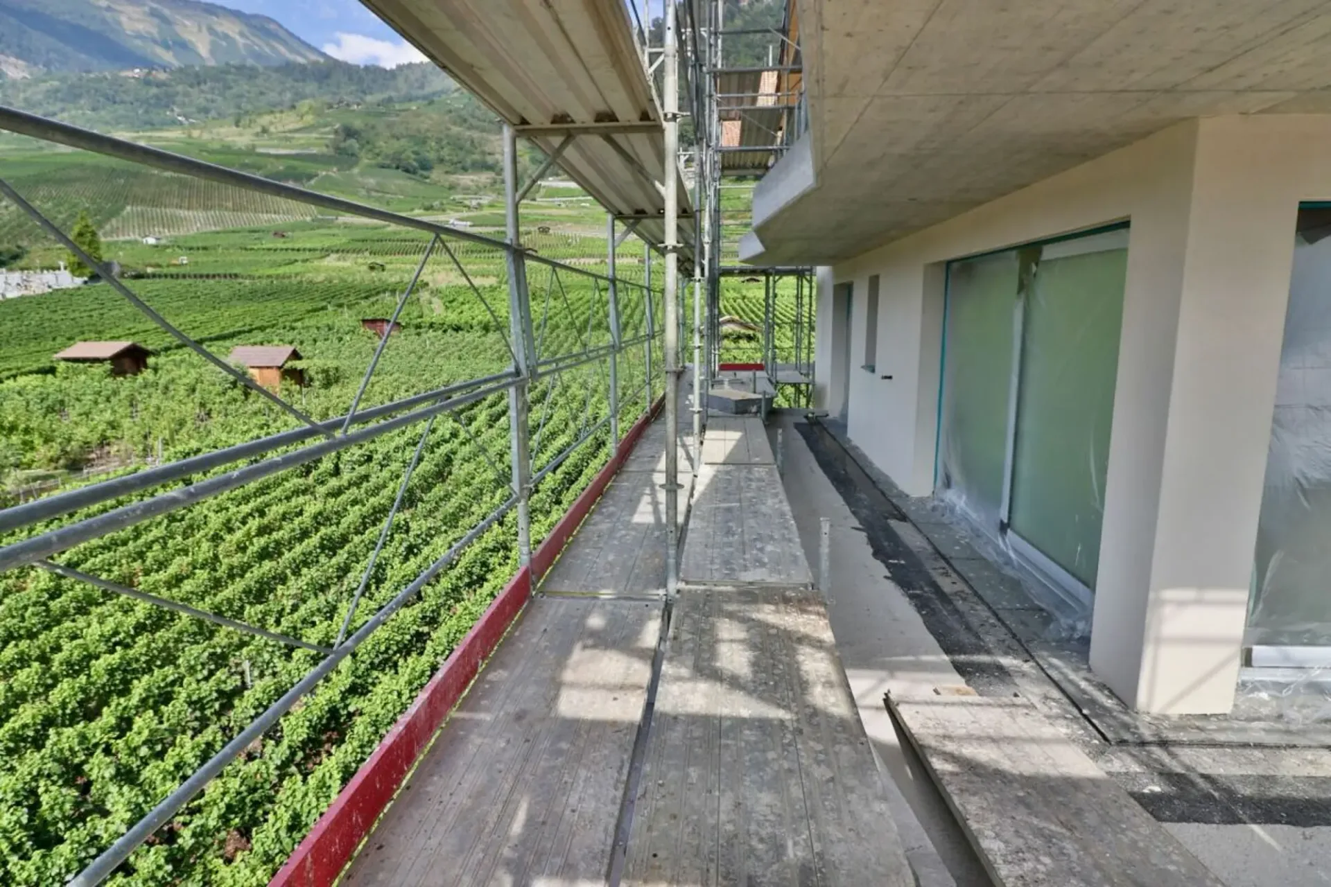 LEYTRON - DIE RICHTIGE BALANCE, 3,5 ZIMMER NEU - TERRASSE VON 50,5 m²