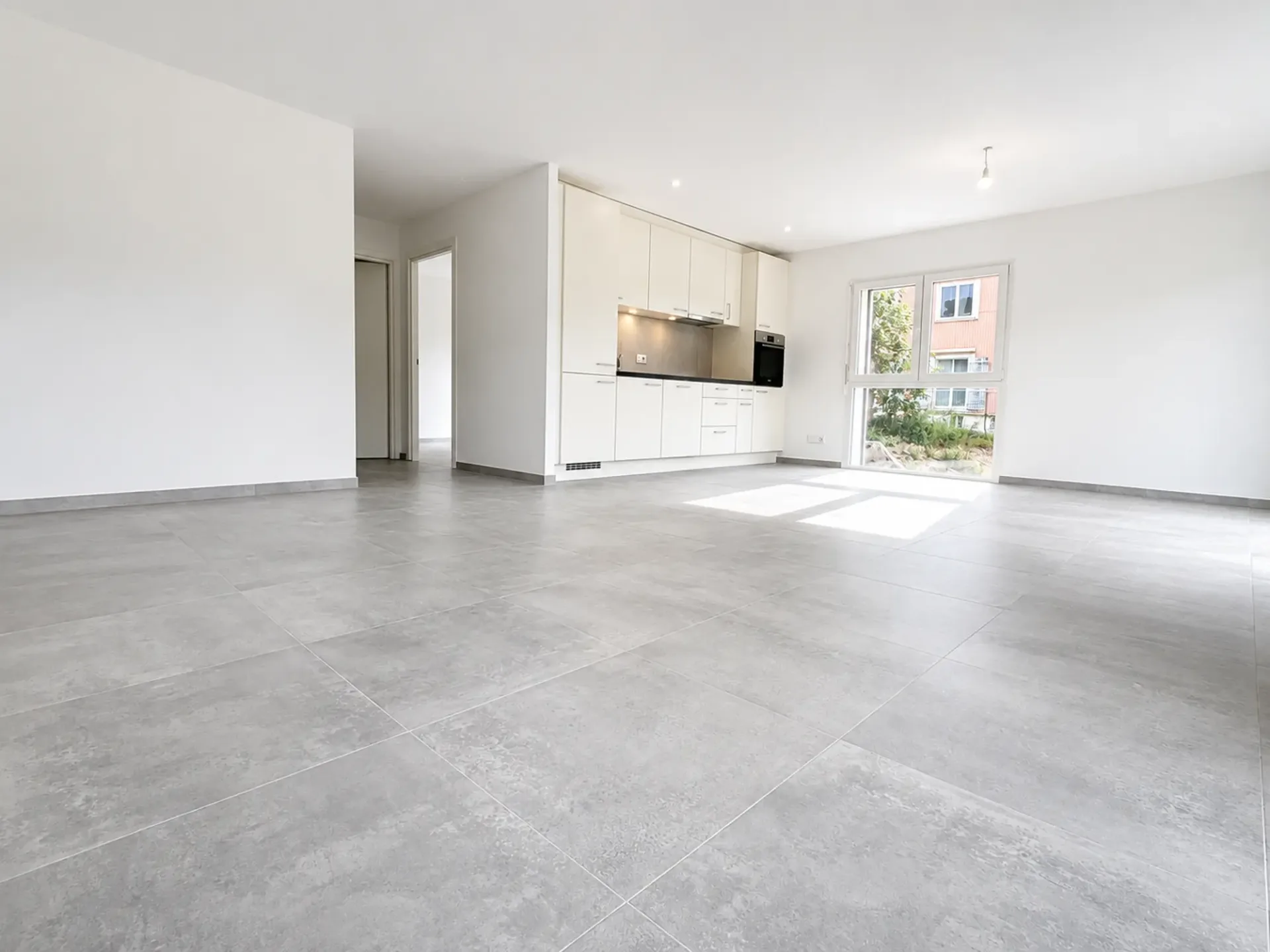 Magnificent 2.5-room new apartment with south-facing balcony