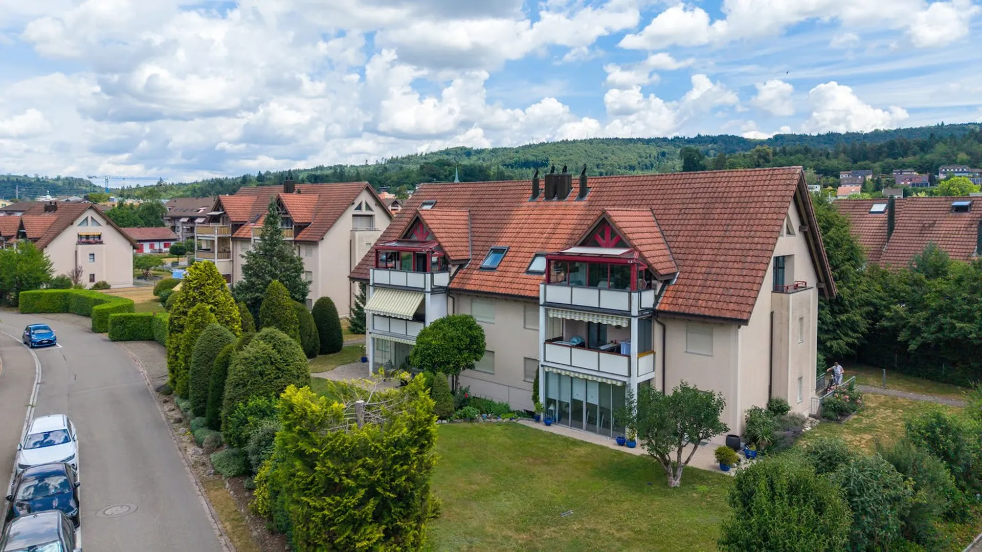 Stilvoll sanierte 4.5 Zimmer-Dachwohnung mit Charme, Cheminée und Südwest-Balkon