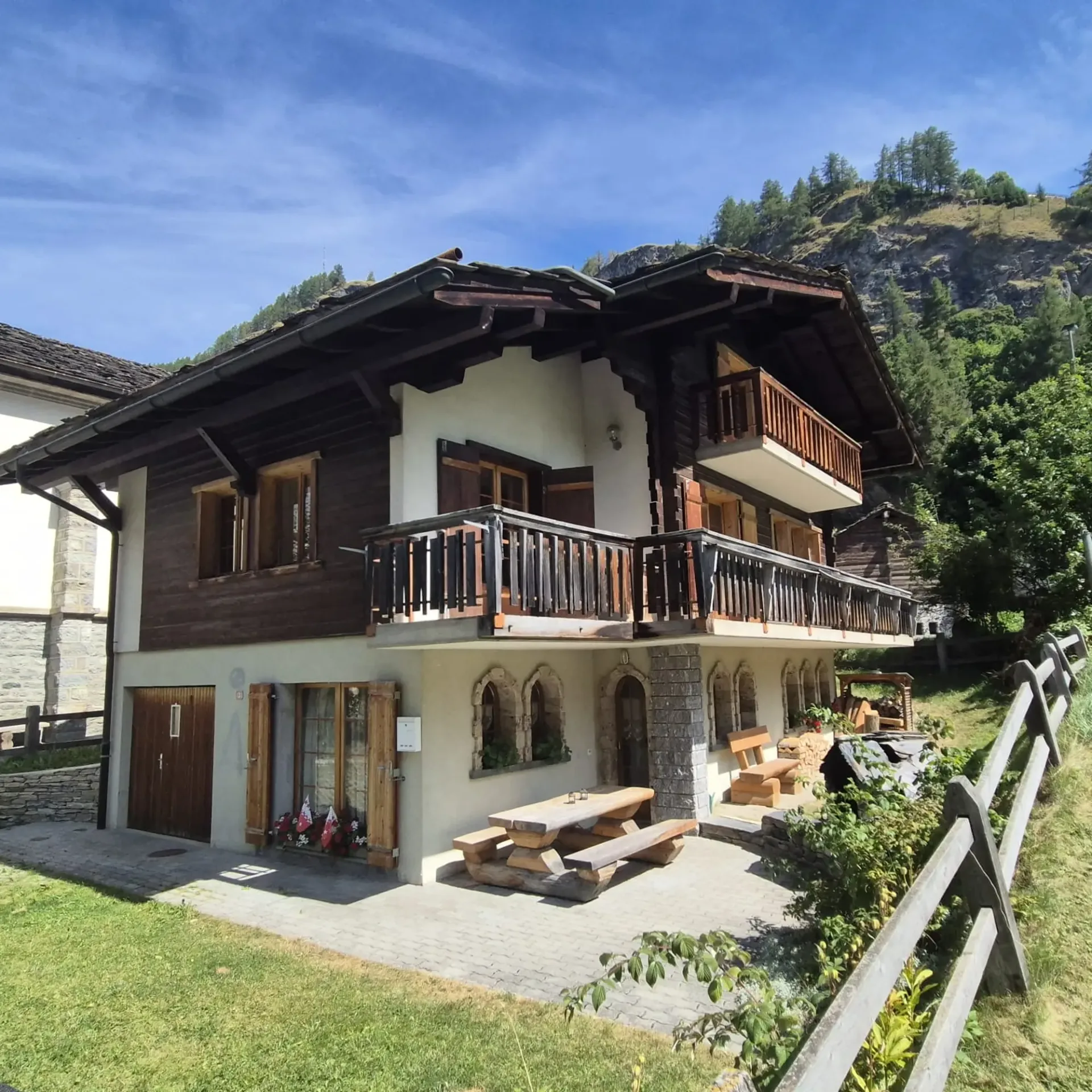 Chalet composé de deux appartements - 160 m2 - Les Haudères