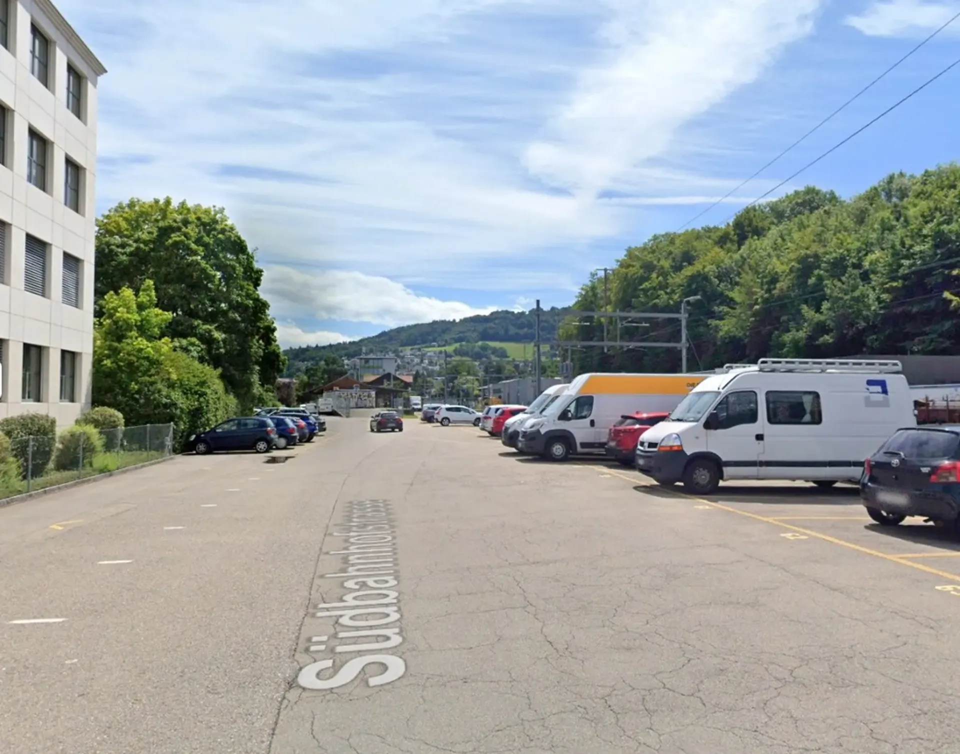 Parkplätze direkt am Bahnhof Weissenbühl in Bern