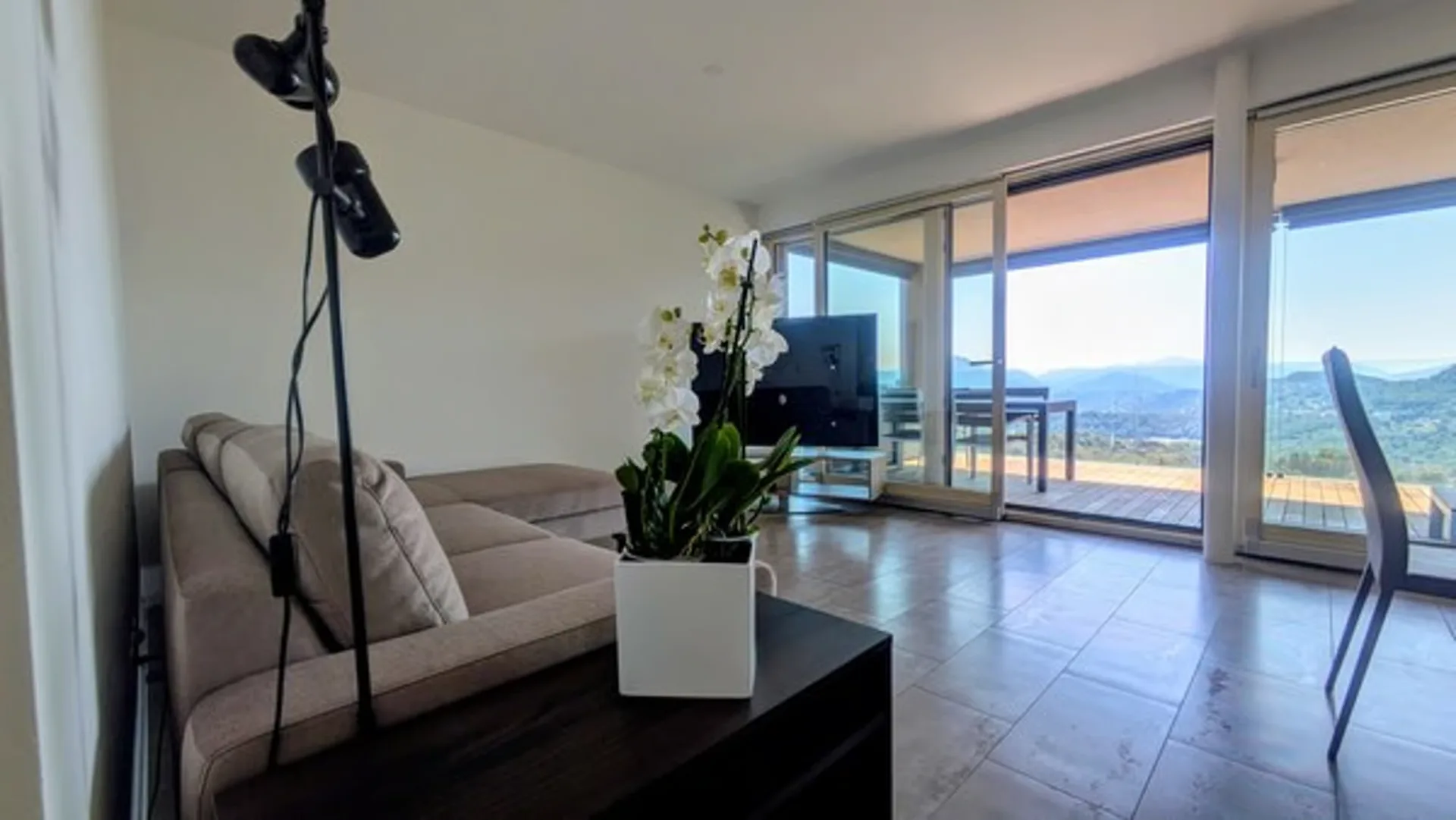 Elegantes Apartment mit 3.5 Zimmern und Seeblick