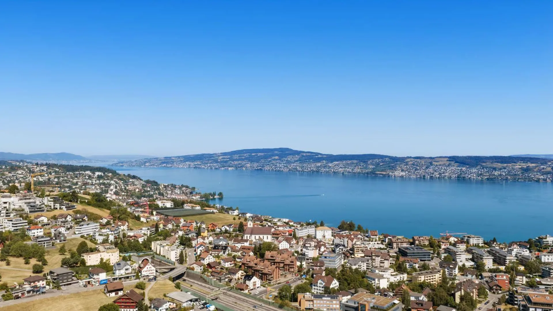 Vivre avec une vue lacustre et une vue imprenable