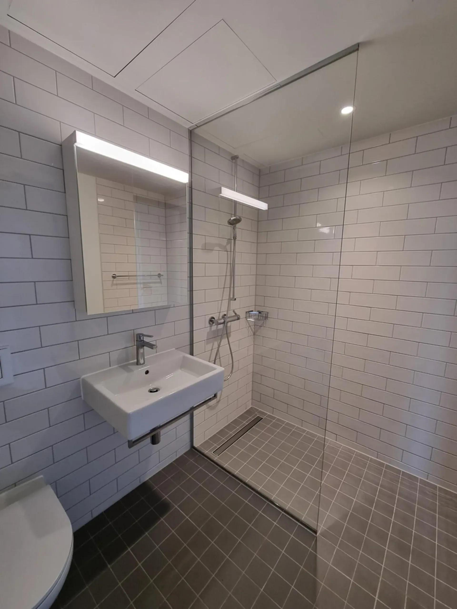 Ihre moderne 2 Zimmer-Wohnung im Herzen von Suhr