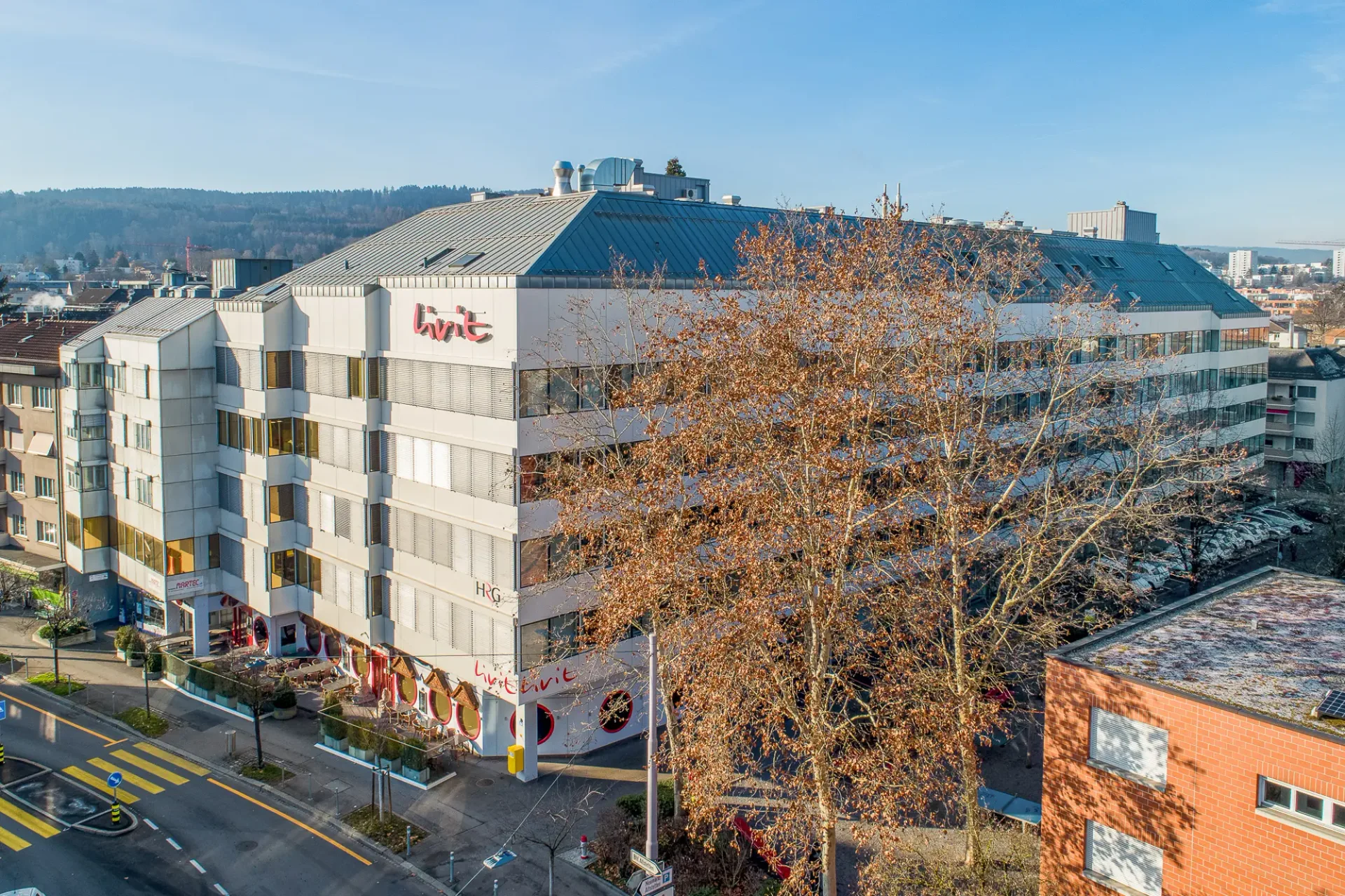 Parking space for rent in central location in Zürich-Altstetten