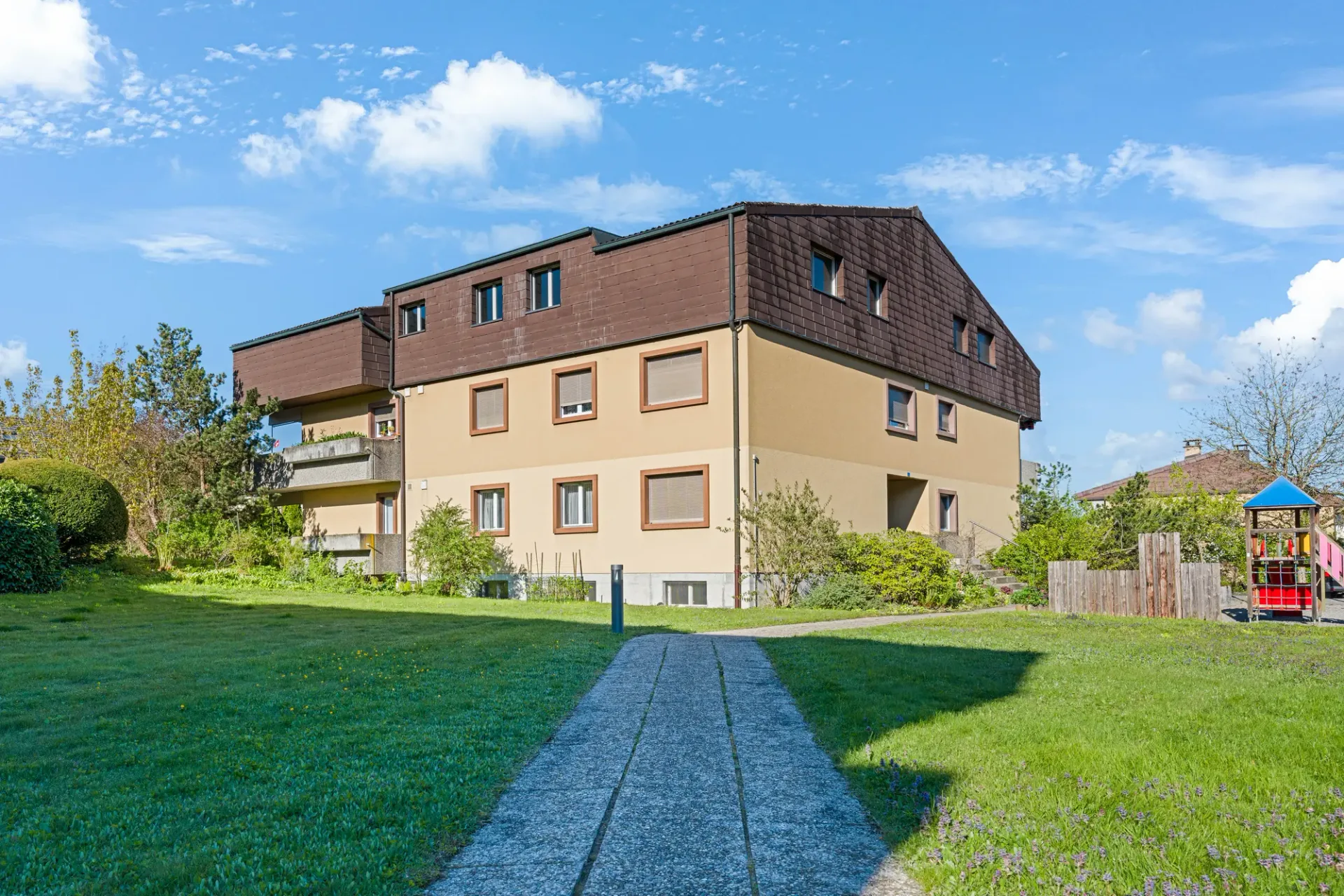 Familienfreundliches Zuhause mit Balkon