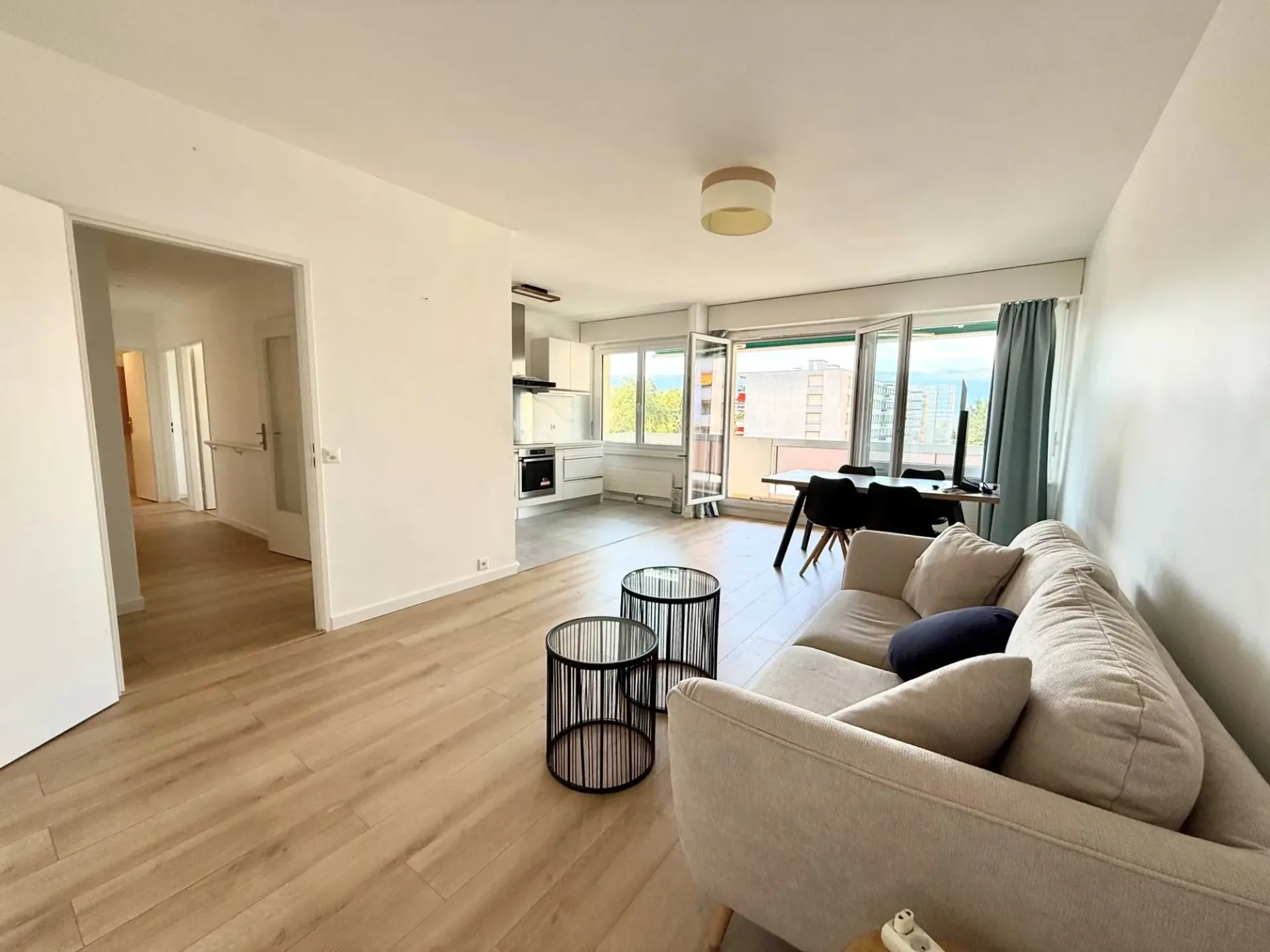 Appartement mit geräumigem und hellem Balkon im Herzen der internationalen Organisationen