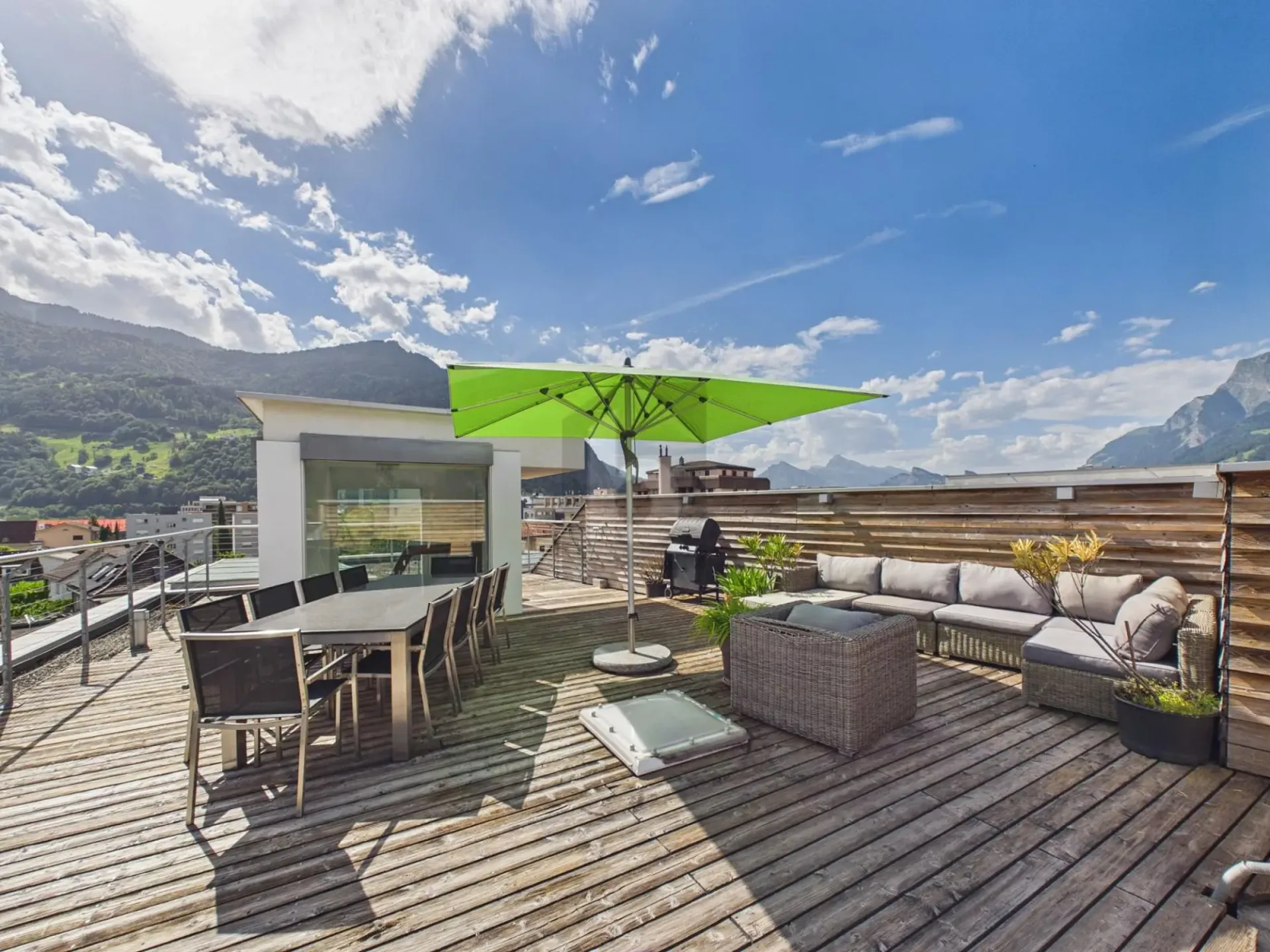 EXKLUSIVE DACHTERRASSE MIT ALPENPANORAMA