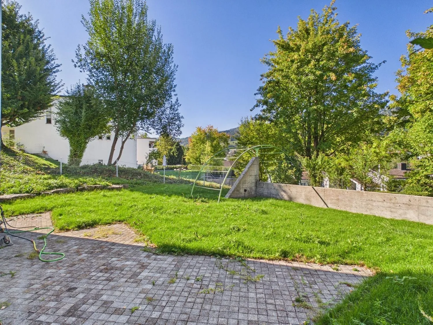 PREISHIT! RUHIG MIT SONNIGEM SÜDGARTEN