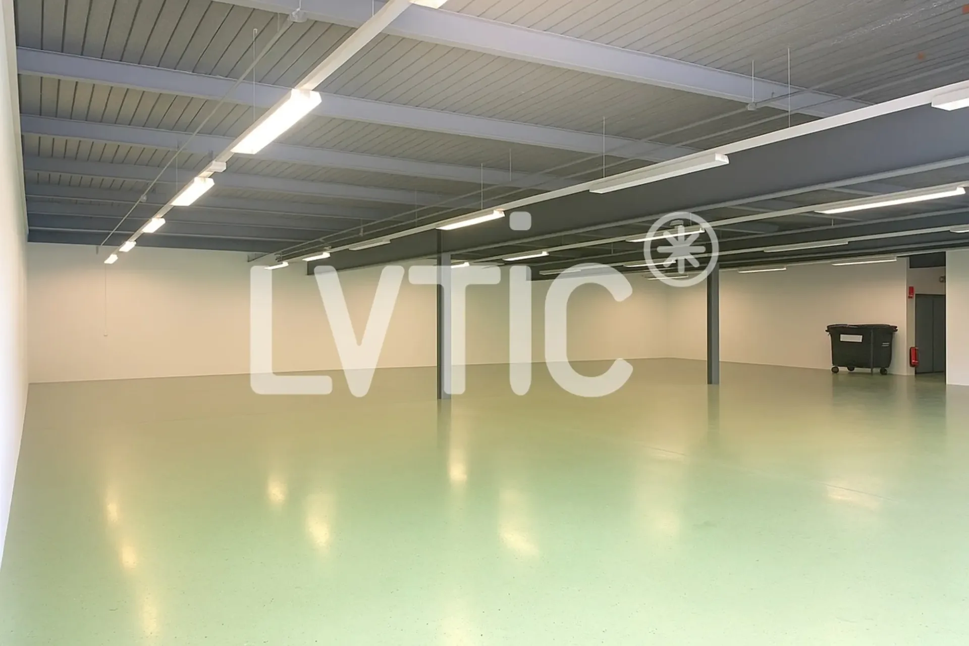 Lagerhalle, Werkstatt von 322 m2 zur Miete in Vuisternens-en-Ogoz - Rossens