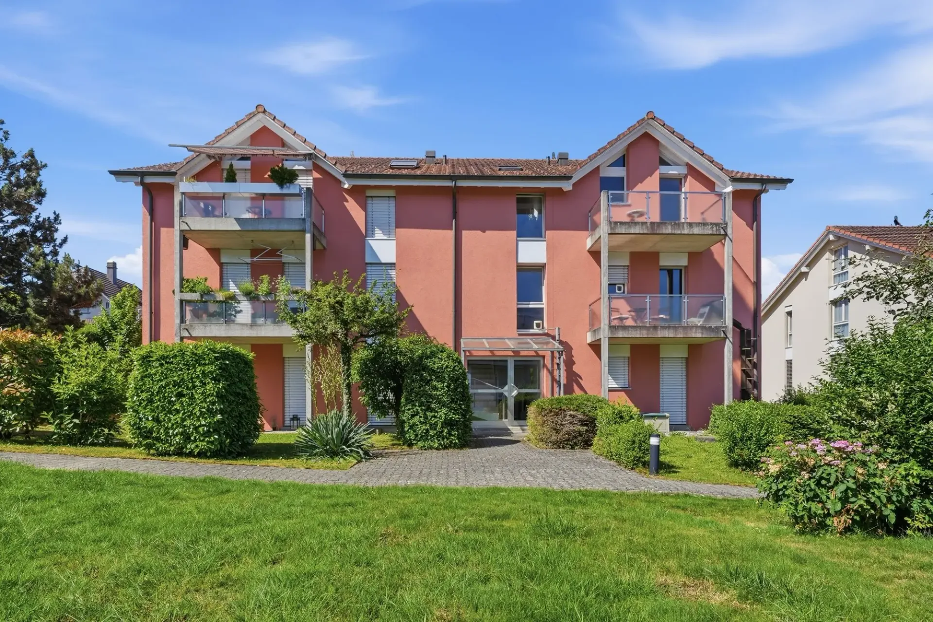 RESERVED: Charming Maisonette Apartment with Far-Reaching Views