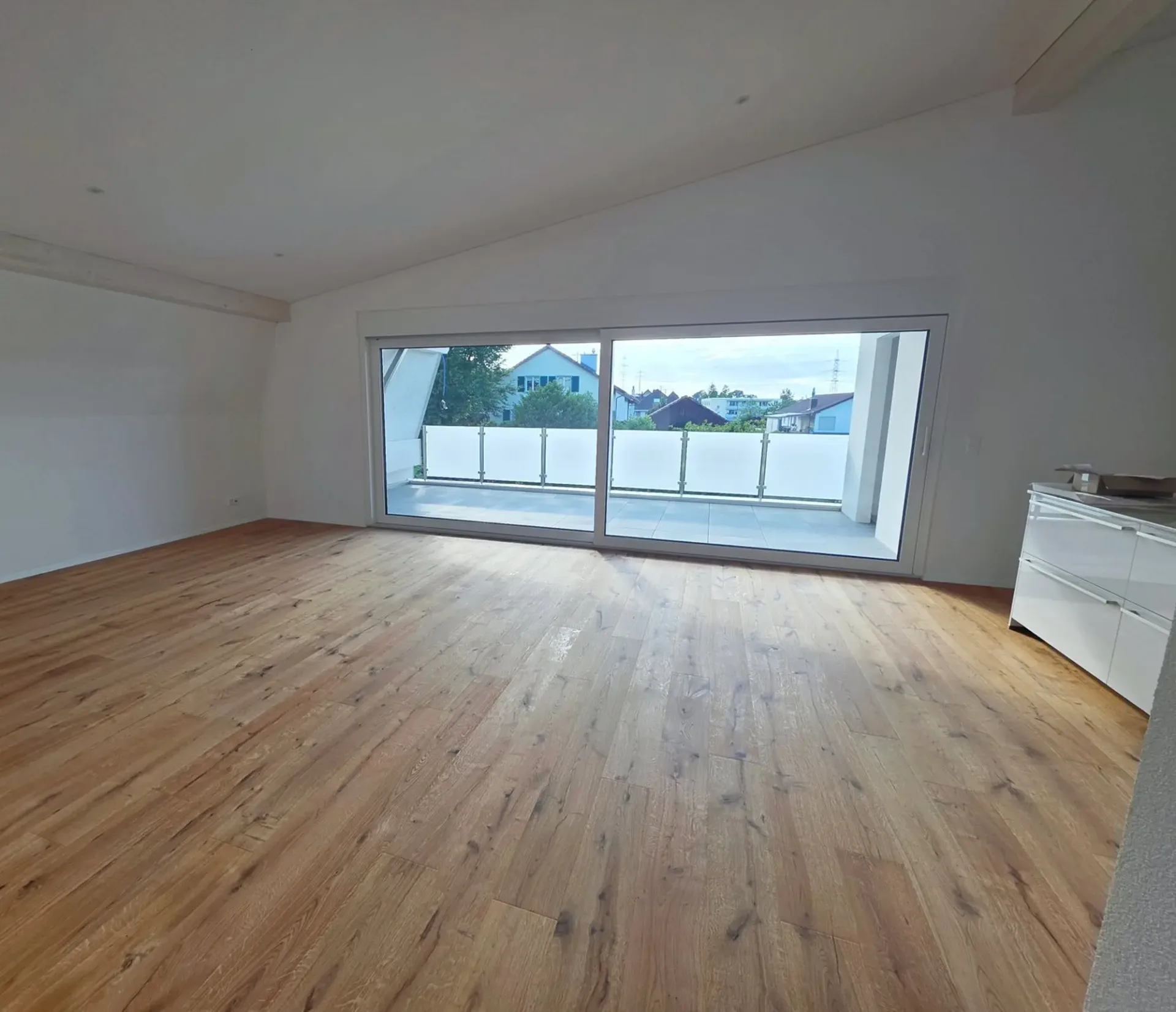 Beautiful, bright attic apartment - new building