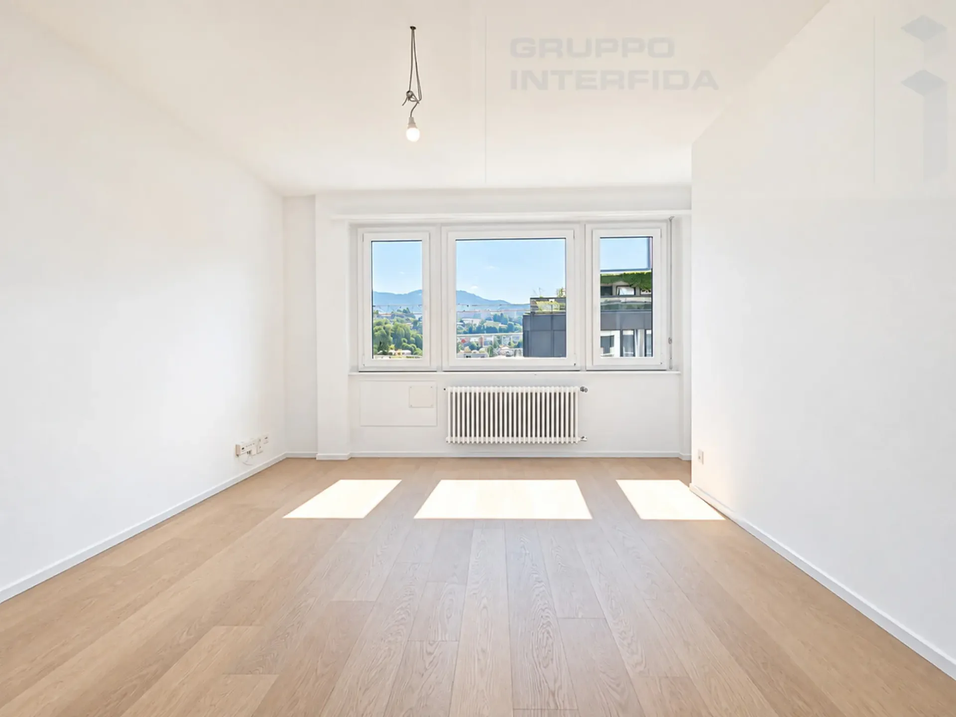 HELLES 3.5 ZIMMER WOHNUNG RENOVIERTE