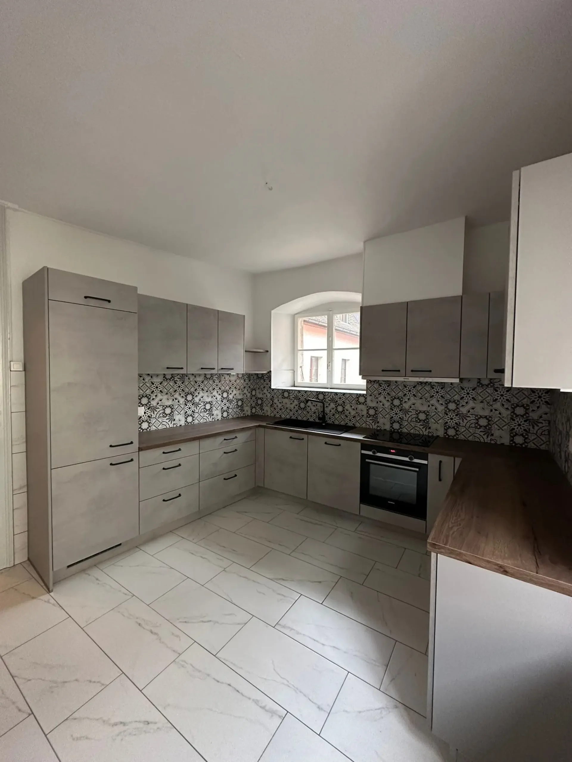 Geräumige 5.5-Zimmer-Wohnung in Porrentruy