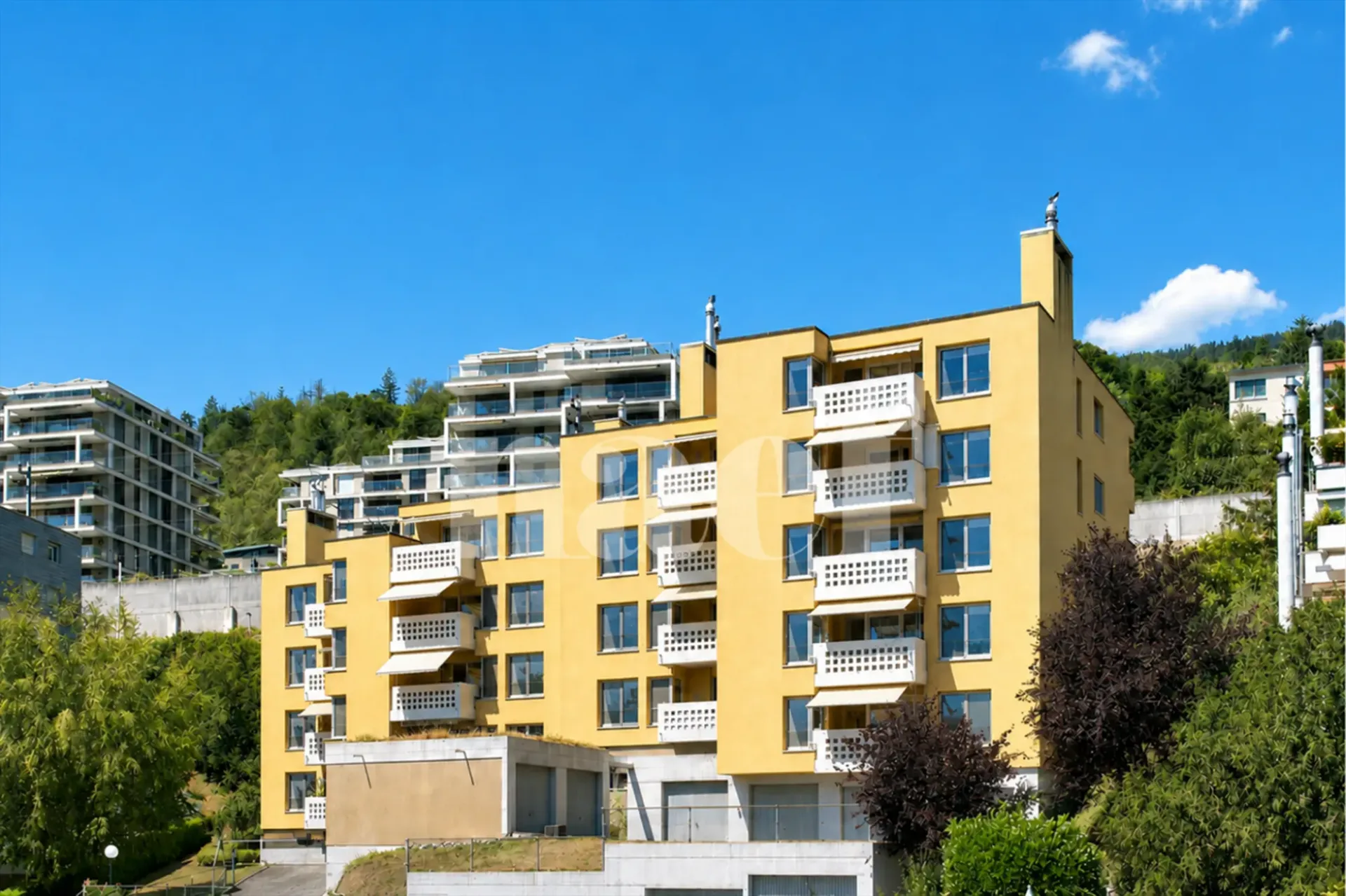 Wohnung mit 4.5 Zimmern und Seeblick