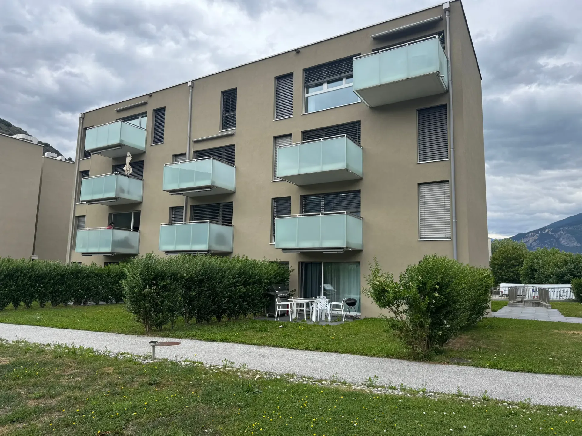 Geräumige 4.5-Zimmer-Wohnung in Sion – Hell und ruhig