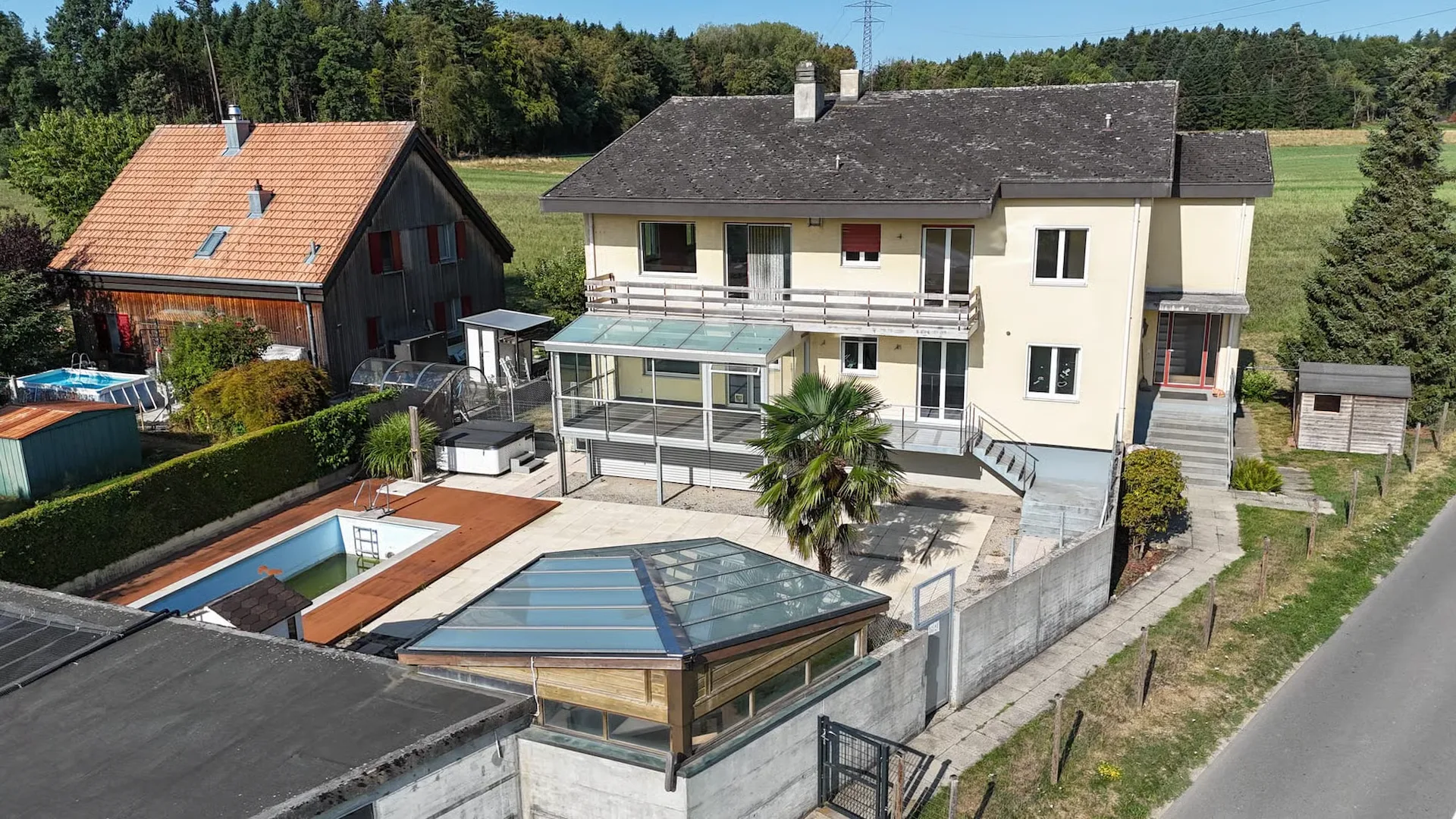 Zwei Wohneinheiten, unzählige Möglichkeiten - Ihr neues Zuhause mit privater Wellnessoase
