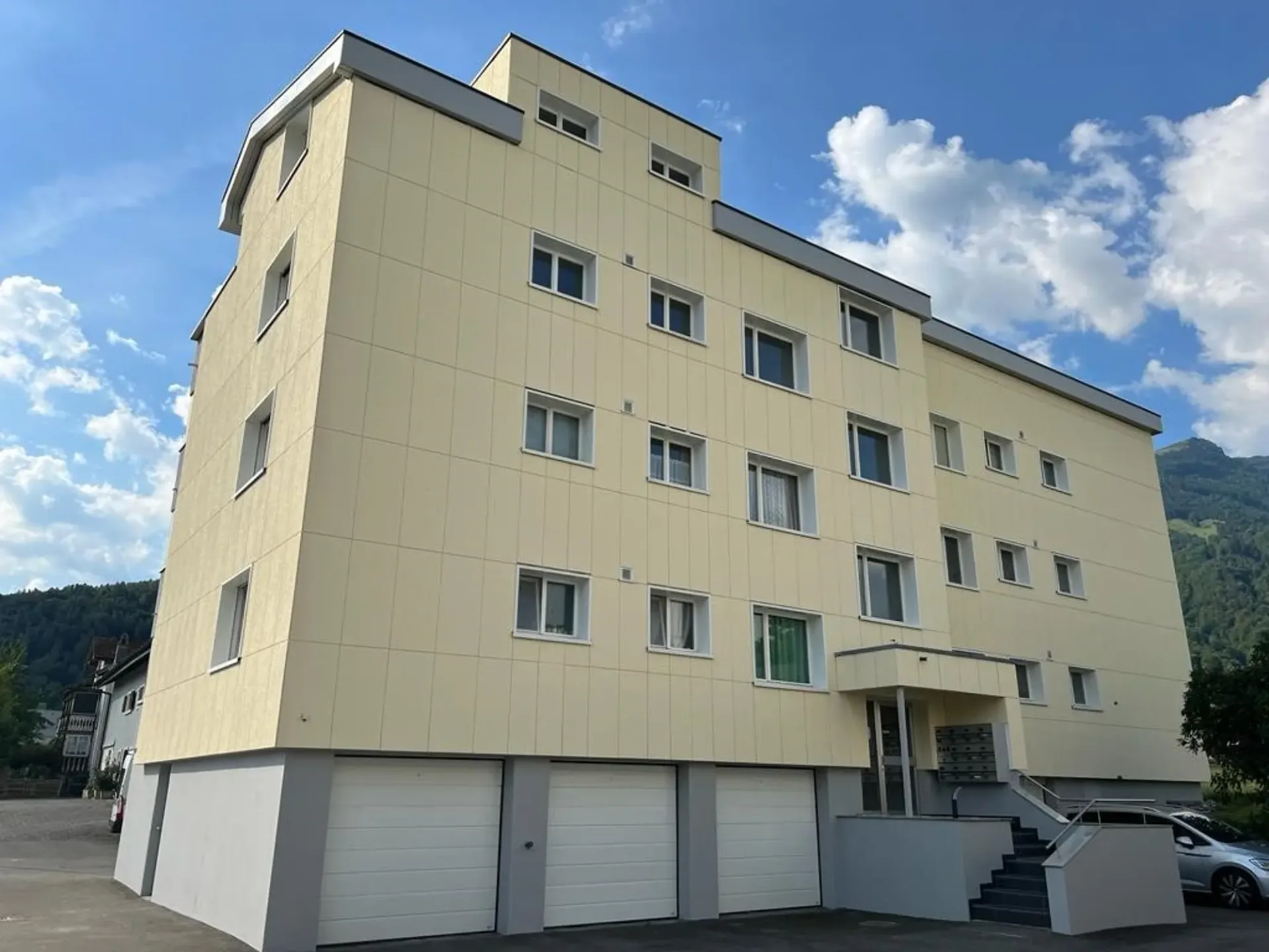 Schöne 2.5 Zimmerwohnung mit Balkon